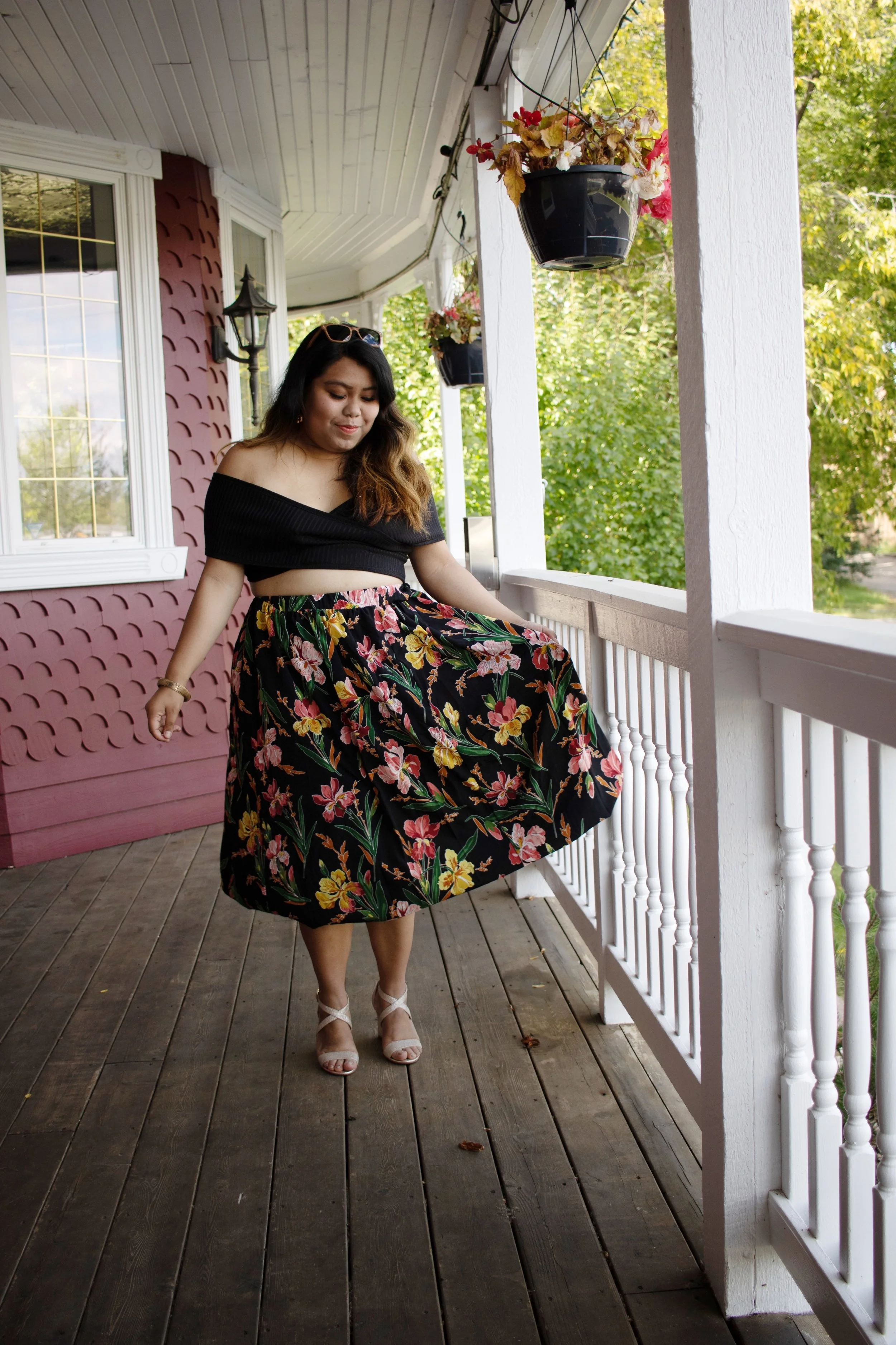 how to wear a crop top, how to wear a crop top when you’re fat, how to wear a crop top if you’re curvy, plus size crop tops outfits, how to wear crop top with belly fat, fat girls wear crop tops too, crop tops for curvy figures, how to wear crop top plus size, top for curvy girl