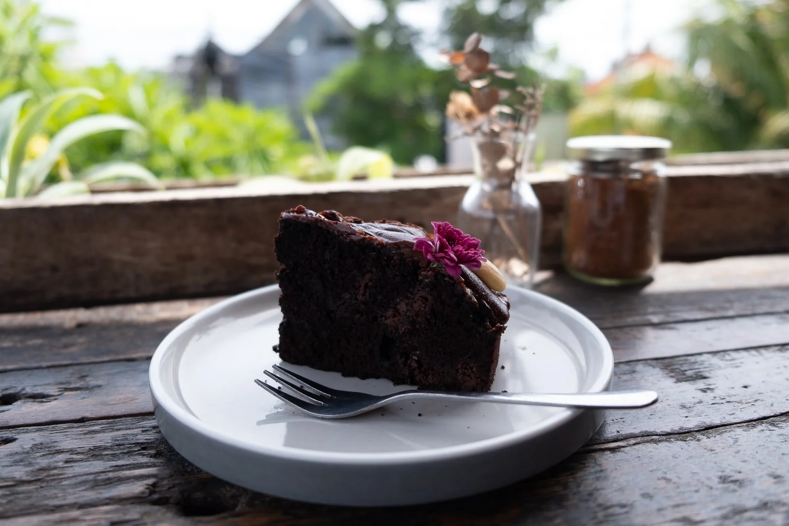 Cashew-tella cake