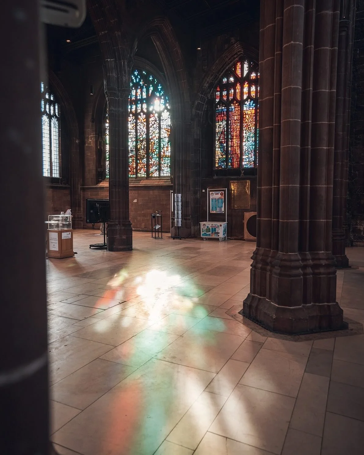 Replacing the stained glass blown out in December 1940 during World War II &mdash; for #RemembranceSunday Divine Light: The Stained Glass of England&rsquo;s Cathedrals celebrates the 5 West Windows at @manchestercathedral by Antony Hollaway, 1972&nda
