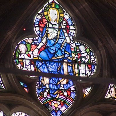 Looking closely at the upper medieval glass (1350s) of the nation&rsquo;s favourite stained-glass window from @englishcathedrals competition ✨

High in the tracery of @carlisle.cathedral&rsquo;s East Window are extraordinary survivals of medieval gla