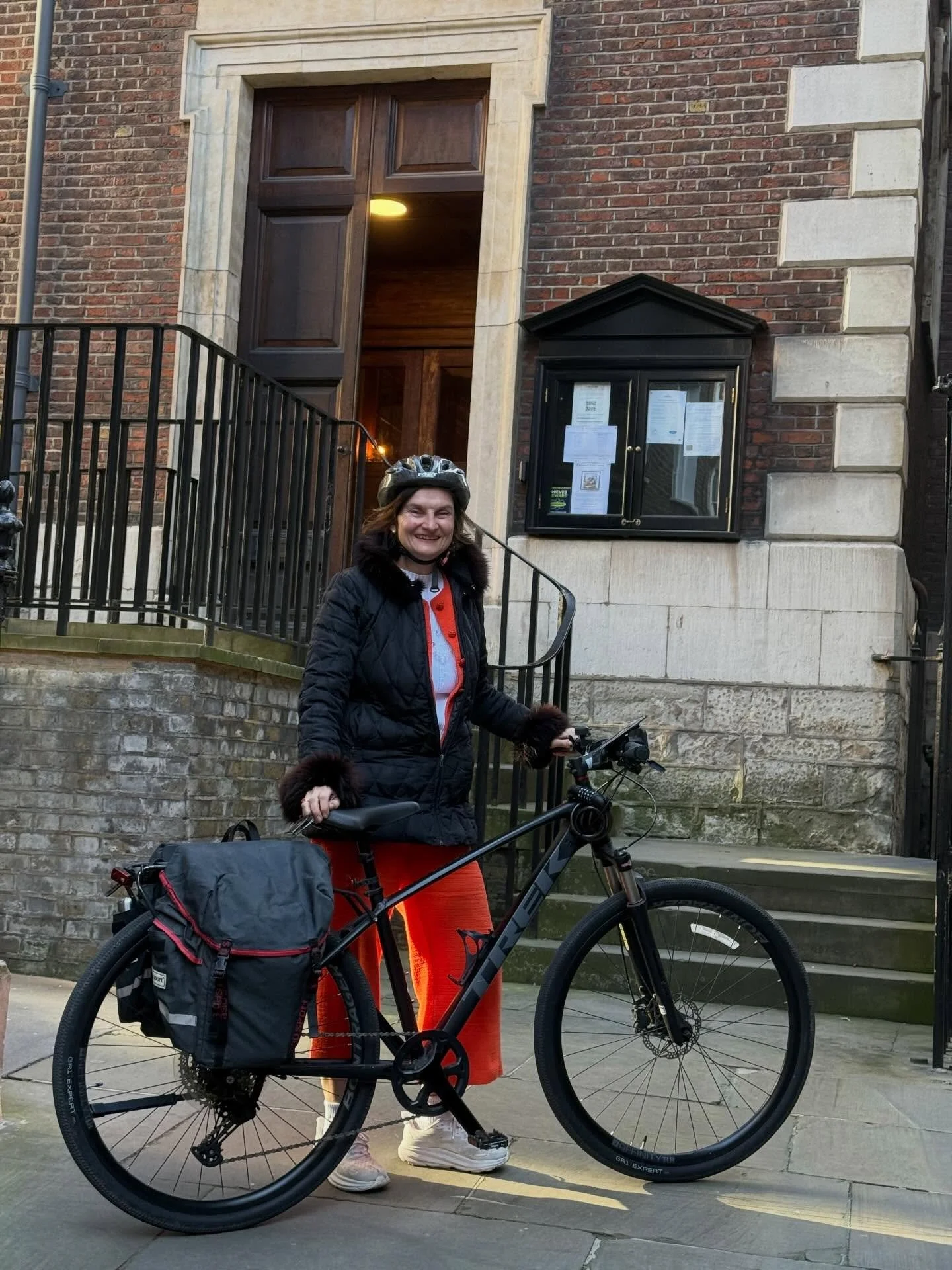On yer bike 🚲 to St Andrew-by-the-Wardrobe!

Tube strike got me to cycle across London this evening to talk at St Andrew-by-the-Wardrobe, discovering an amazing cycle route network that has grown up since I occasionally used to cycle to work. Gorgeo