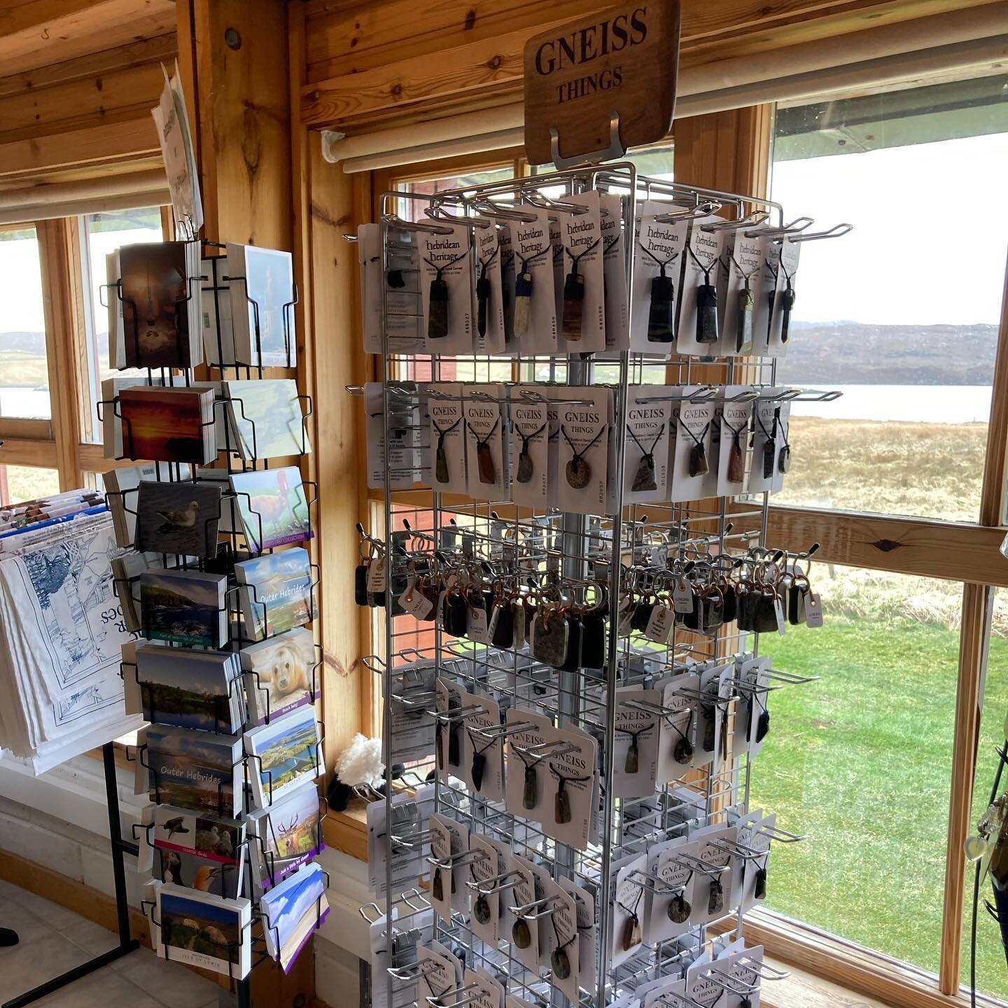 It&rsquo;s great to be back in Callanish visitors centre for their temporary shop offering. Local stone jewellery, at the Standing Stones!

#standingstones #callanishstones #jewellery #isleoflewis #outerhebrides #visitouterhebrides #stonecarving #sma