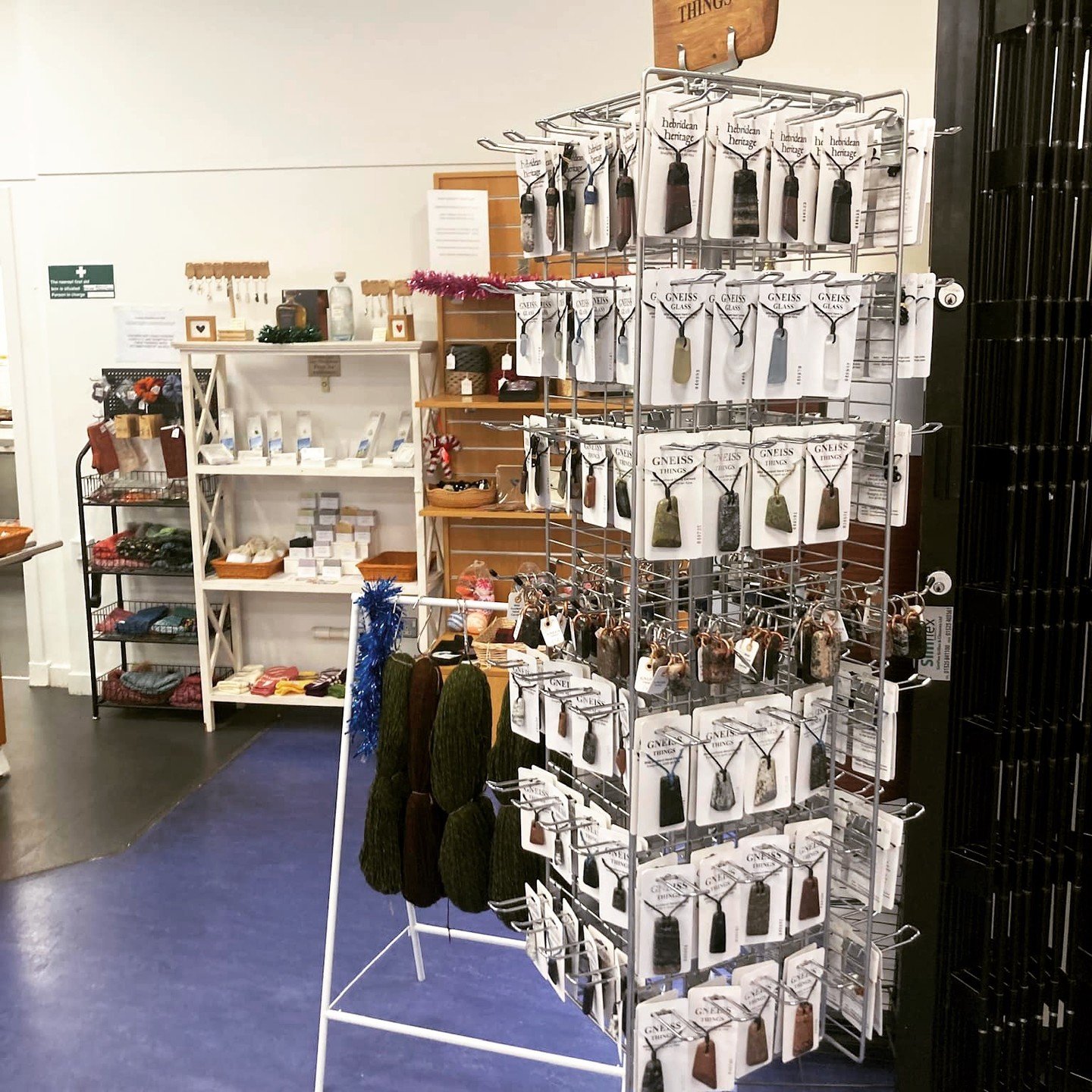 You can now find our stone pendants and keyrings and a small selection of our glass pendants at the Stornoway Airport shop.

Very handy for last minute gifts if you are heading off island 🙂

#stornowayairport #stockist #new #isleoflewis #christmasgi