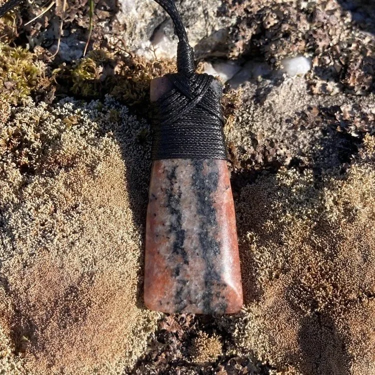 There is still time to order from our site with our Christmas offer!

15% off anything on our website with the code XMAS25
www.gneiss-things.com

Give a piece of the islands this Christmas.

#scottishislands #IsleofHarris #handmade #onlineshop #Uniqu