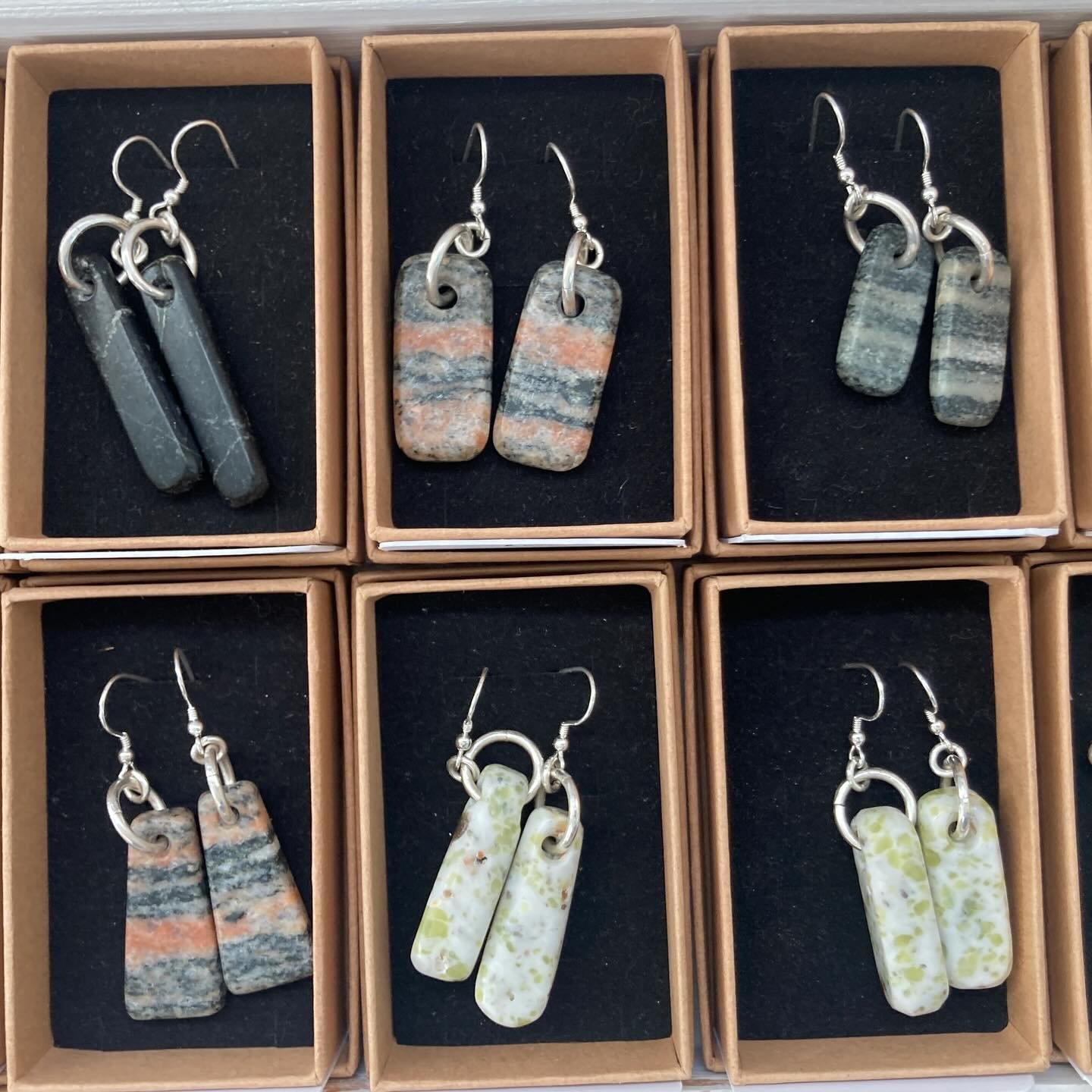 Handcarved stone earrings, carved from the rock of the Outer Hebrides.

With sterling silver findings, these can be found at:
www.gneiss-things.com/earrings

#gneiss #stoneearrings #sterlingsilver #outerhebrides #isleofharris scotland handmade smallb
