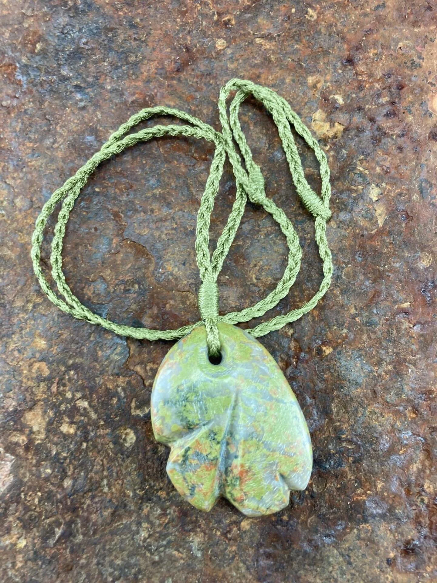 This is a fabulous piece of rare Hebridean quartz with a suite of beautiful minerals embedded. 
May be a keeper..
A real privilege to carve 

#IsleofHarris
#ScottishDesign
#UKMakers