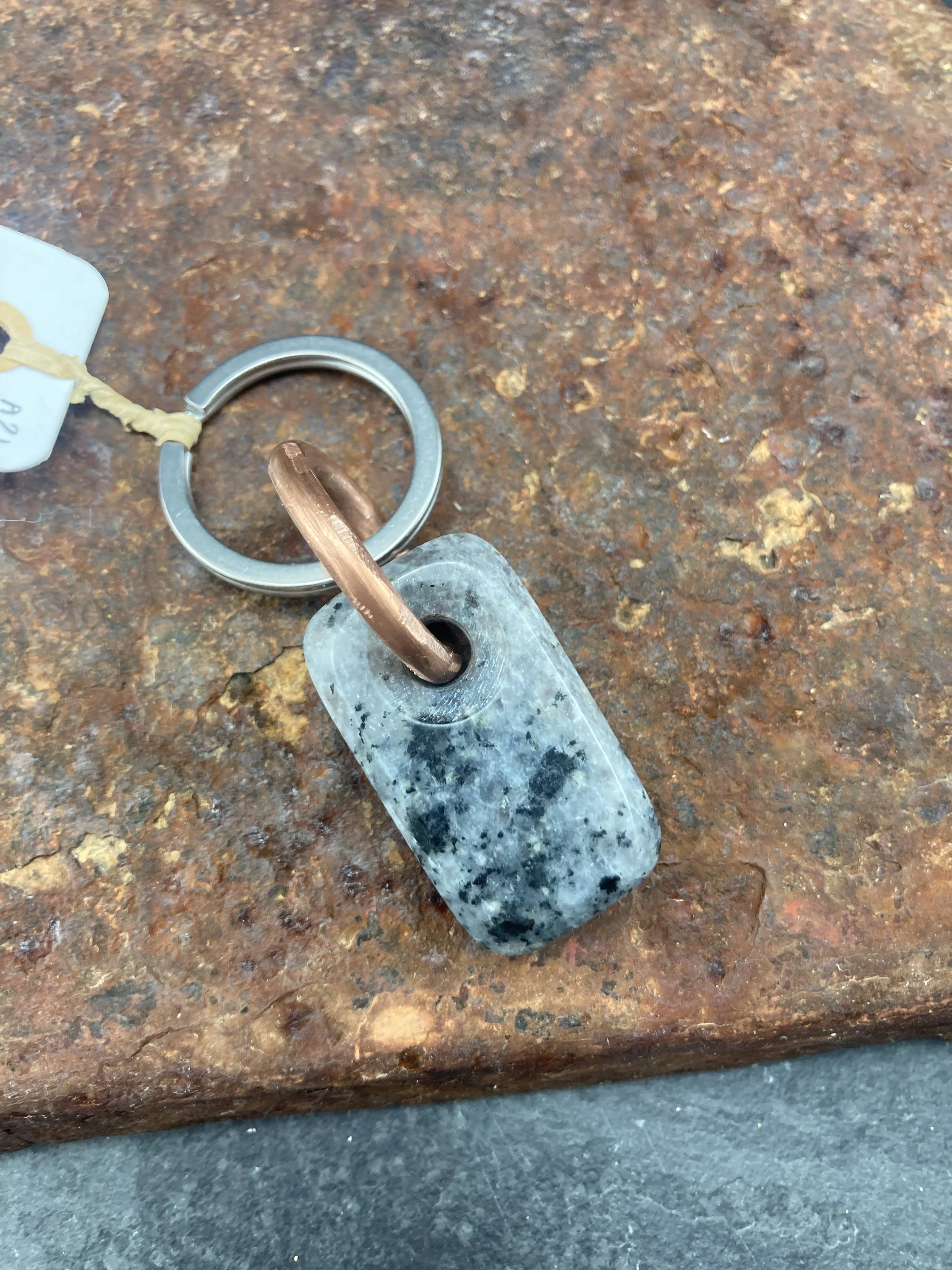 Small Anorthosite keyring- A21