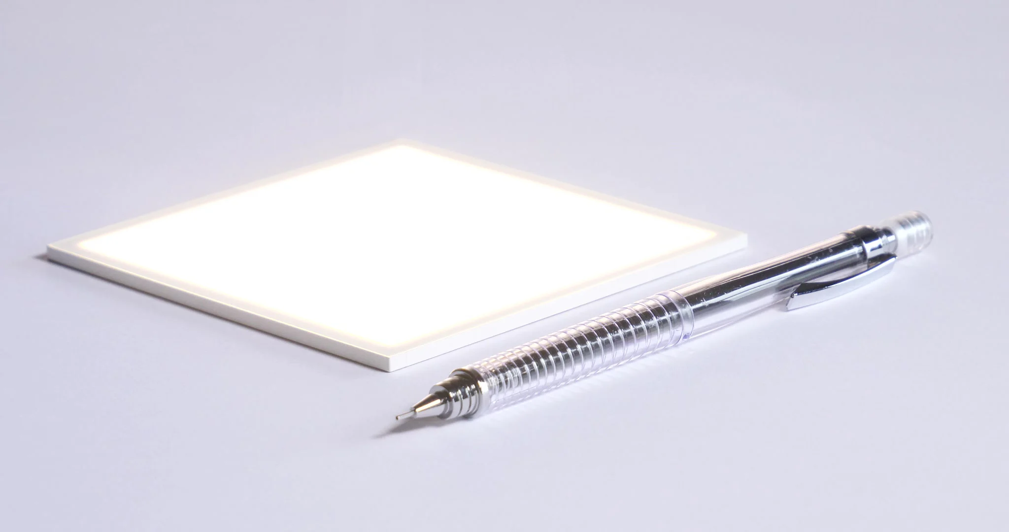 Hikari and pen_NO CABLE.jpg