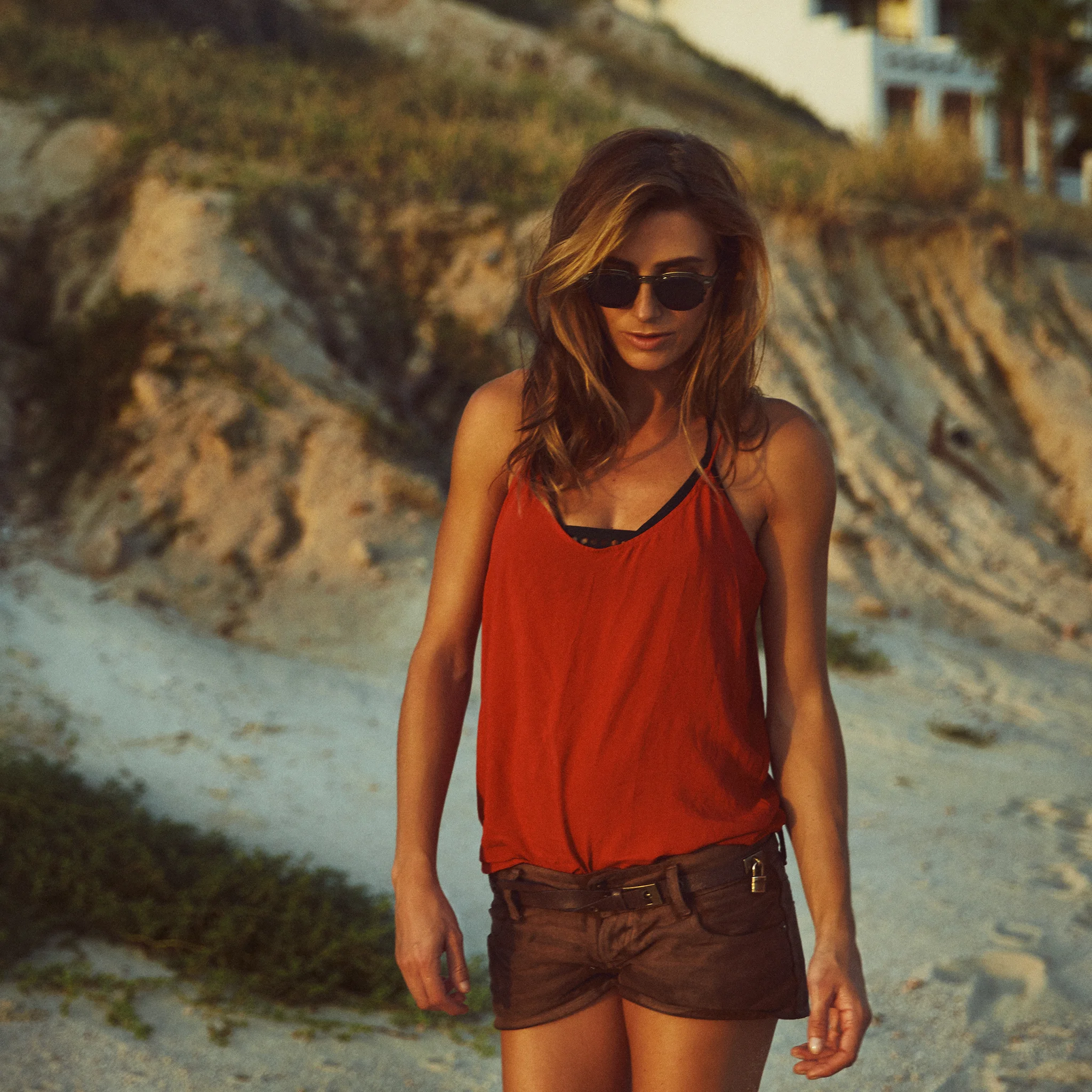Fanny on the beach 01.jpg