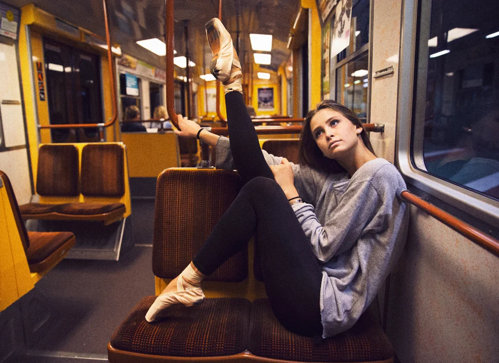 Ella Ballerina in the Subway_04.jpg