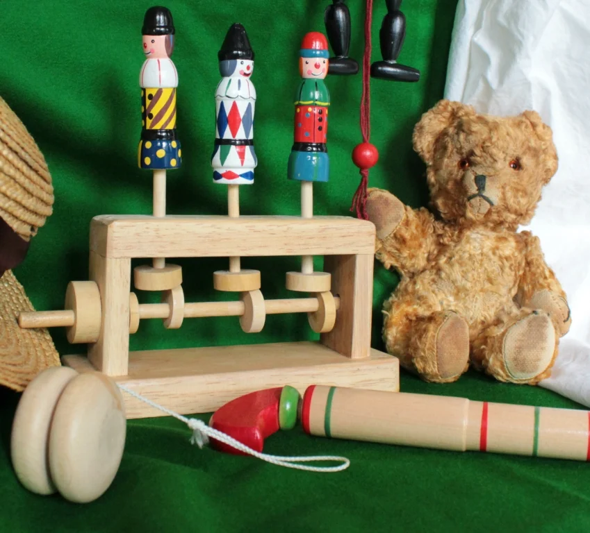 Toys &amp; Games of the Past - Family Drop in Activities 