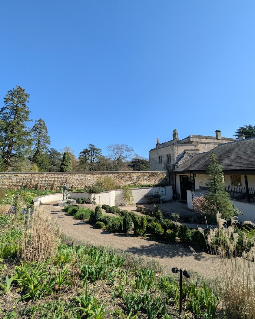 🐝 Buzz Club 🐝 

Sunday 29th March 2026
11:30am - 1:30pm

Join us for the first Buzz Club session of 2026. This year we&rsquo;ll be creating a living diary of the Walled Garden, the special place at the heart of Stratford Park which celebrates its 1