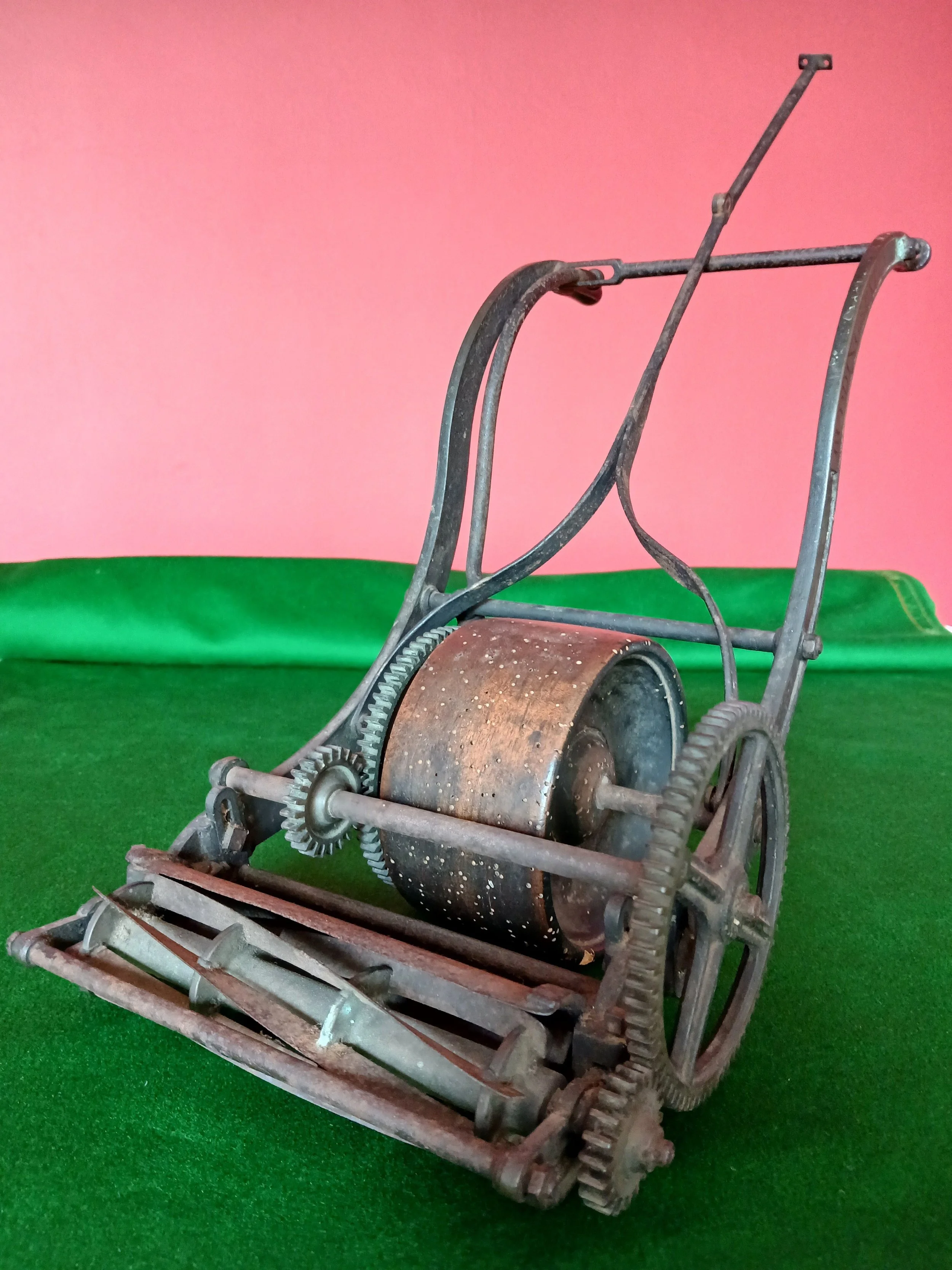 Display: Budding's Lawnmower Model