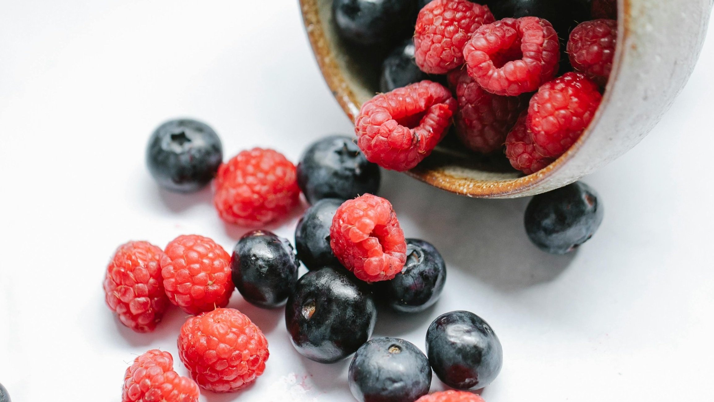 Fatty liver diet tips, berries, fibre, antioxidants, Sydney dietitian, nutrition advice
