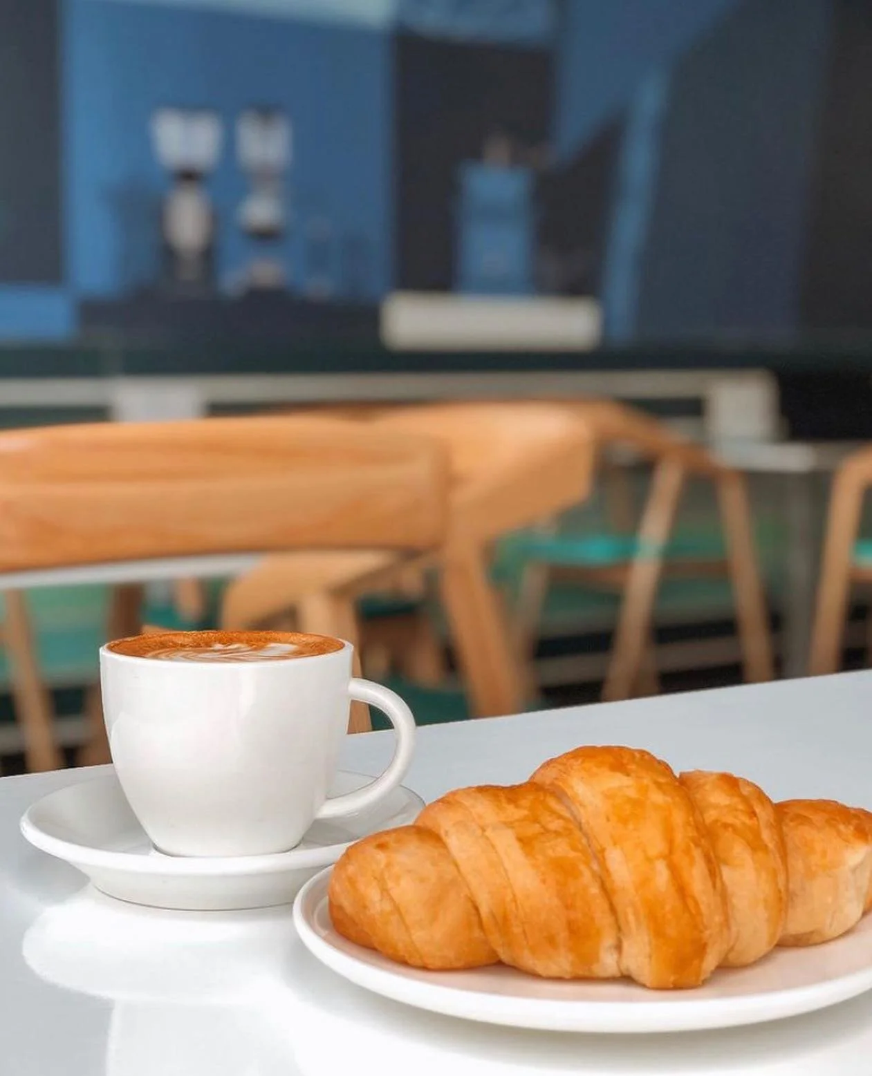 Good morning from Doha👋🏻 

Your morning kit - a hot coffee and a delicious croissant from the @empirecof 💥 

Even better, a reward coffee, if you use @themagicstamp 😎

#coffee #coffeelover #coffeeuk #coffeeaddict #coffeeshop #coffeehouse #reward 