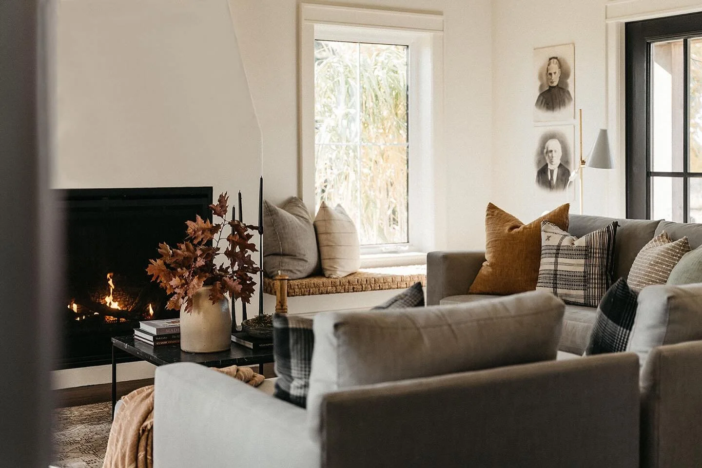 A living room designed for both elegance and ease&mdash;layered textures, timeless tones, and a quiet sophistication that makes every moment at home feel intentional 🤍

#AmbianceHomestead
Design by @ambianceinteriors
Photography by @alyssacreativeco