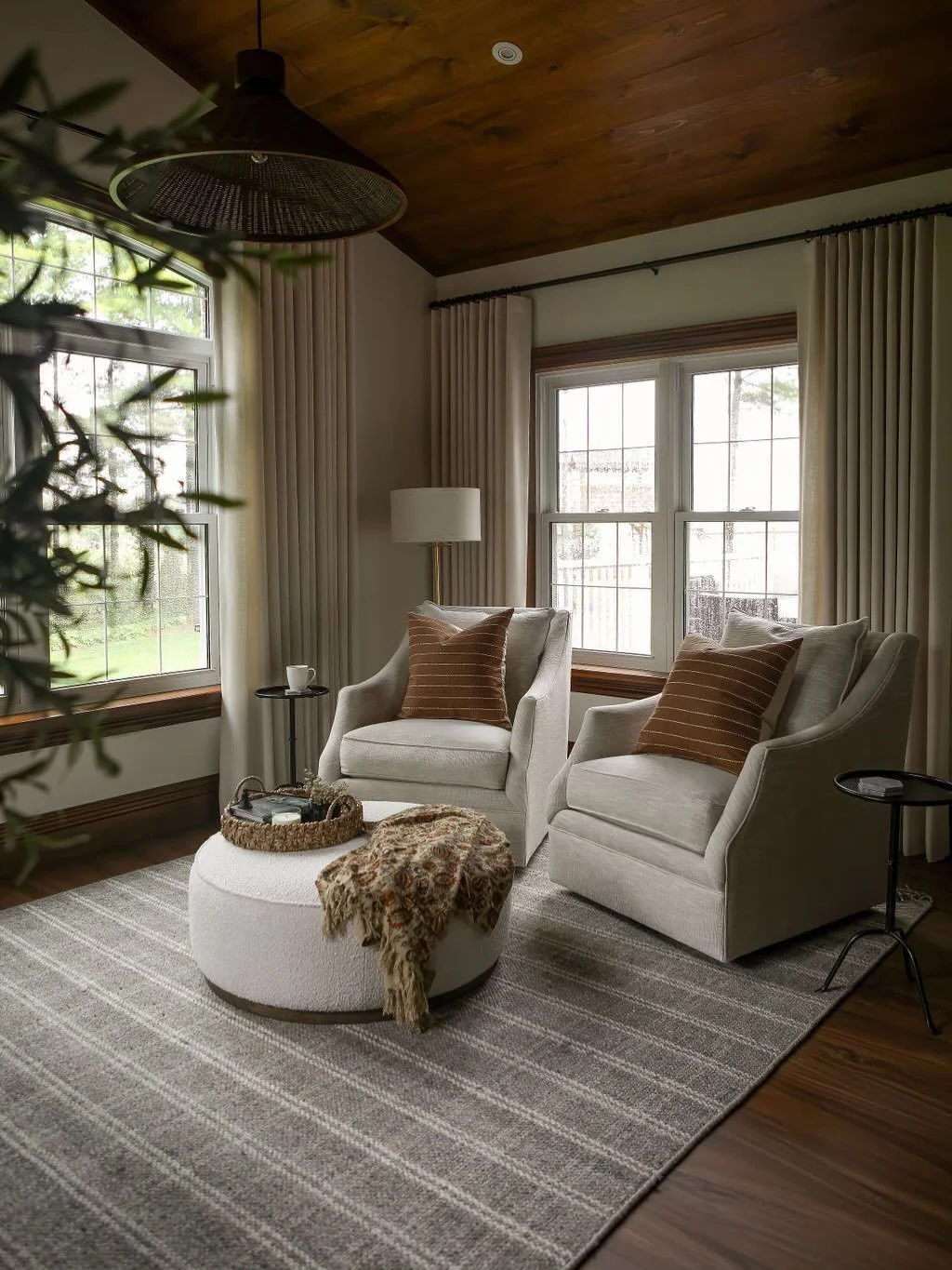 The perfect spot to cozy up and read a book on a winter day like this! With lots of natural light and the comfiest chairs imaginable. 

#ProjectAFamilyAffair

Design by @ambianceinteriors
Photography by @peachmedia_ca
.
.
.
#listowelinteriordesigner 