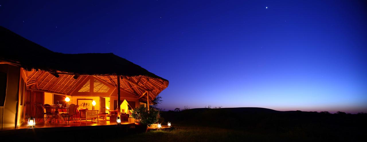 Tortilis Private House at Night.jpg