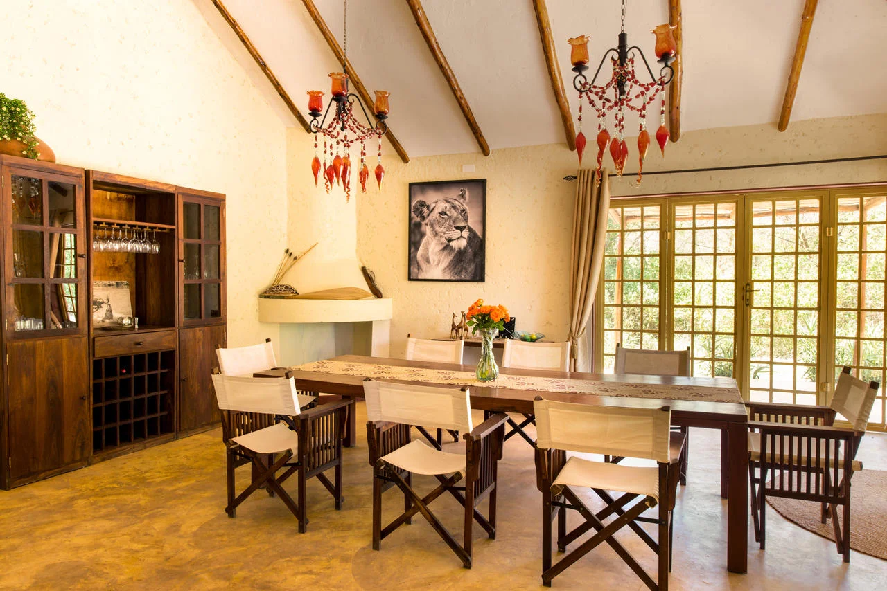villa_b32_dining_2.jpg