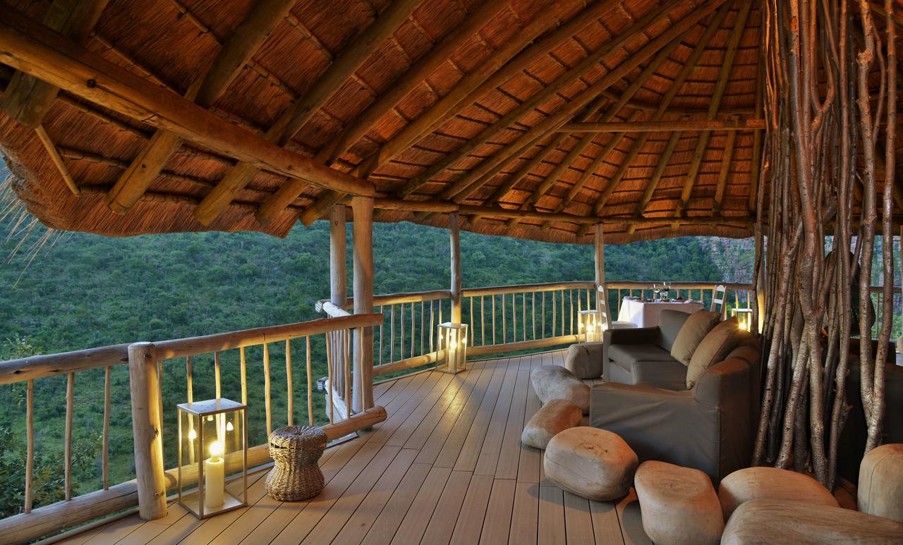 clifftop_exclusive_safari_hideaway_guest_outside_seating_area_1.jpg