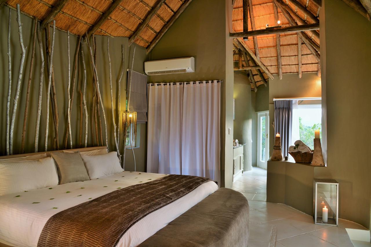 clifftop_exclusive_safari_hideaway_suite_1.jpg