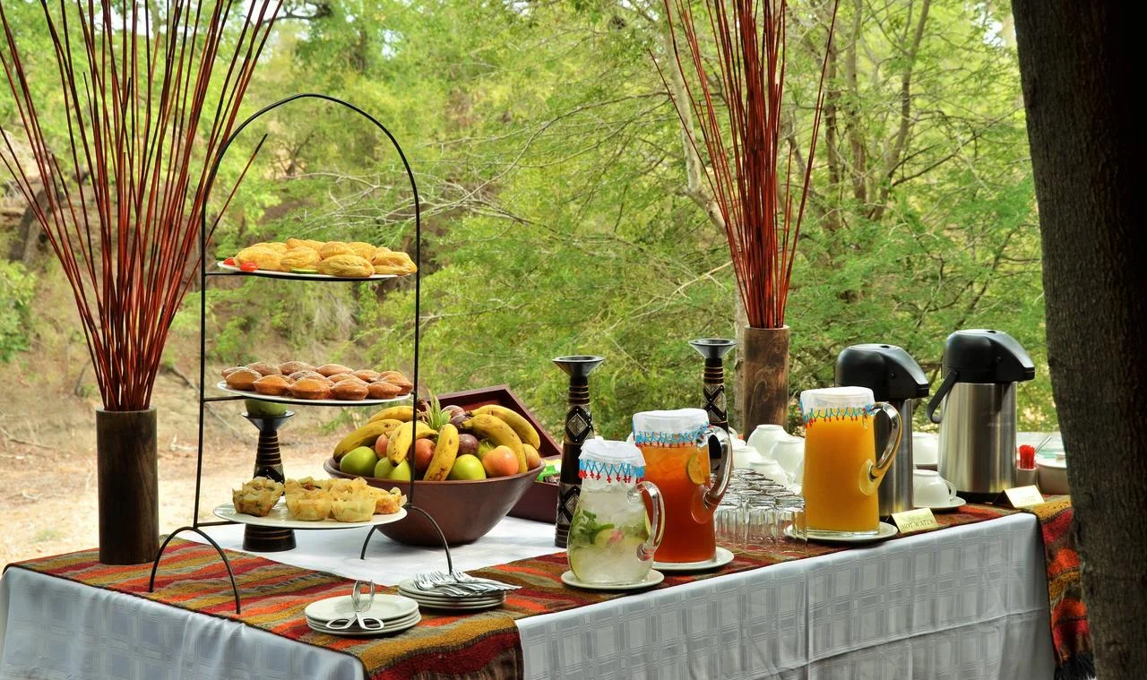 imbali_safari_lodge_breakfast.jpg