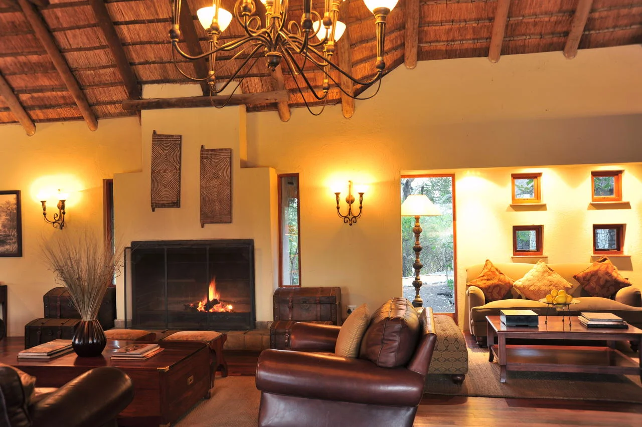 imbali_safari_lodge_lounge_1.jpg