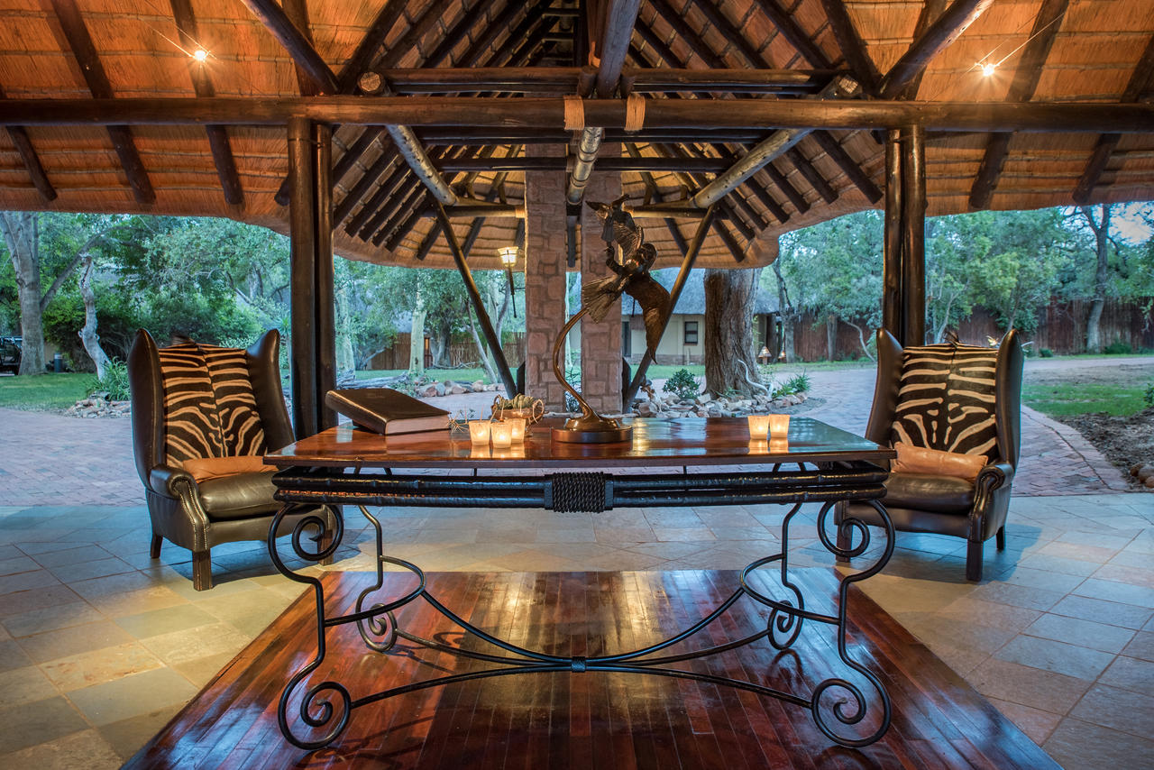 shumbalala_foyer2.jpg