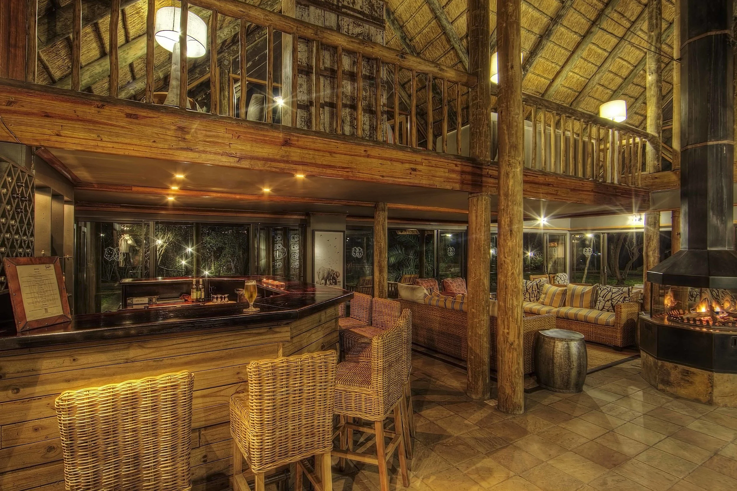 BarLoungeNight_SSL_11815.jpg