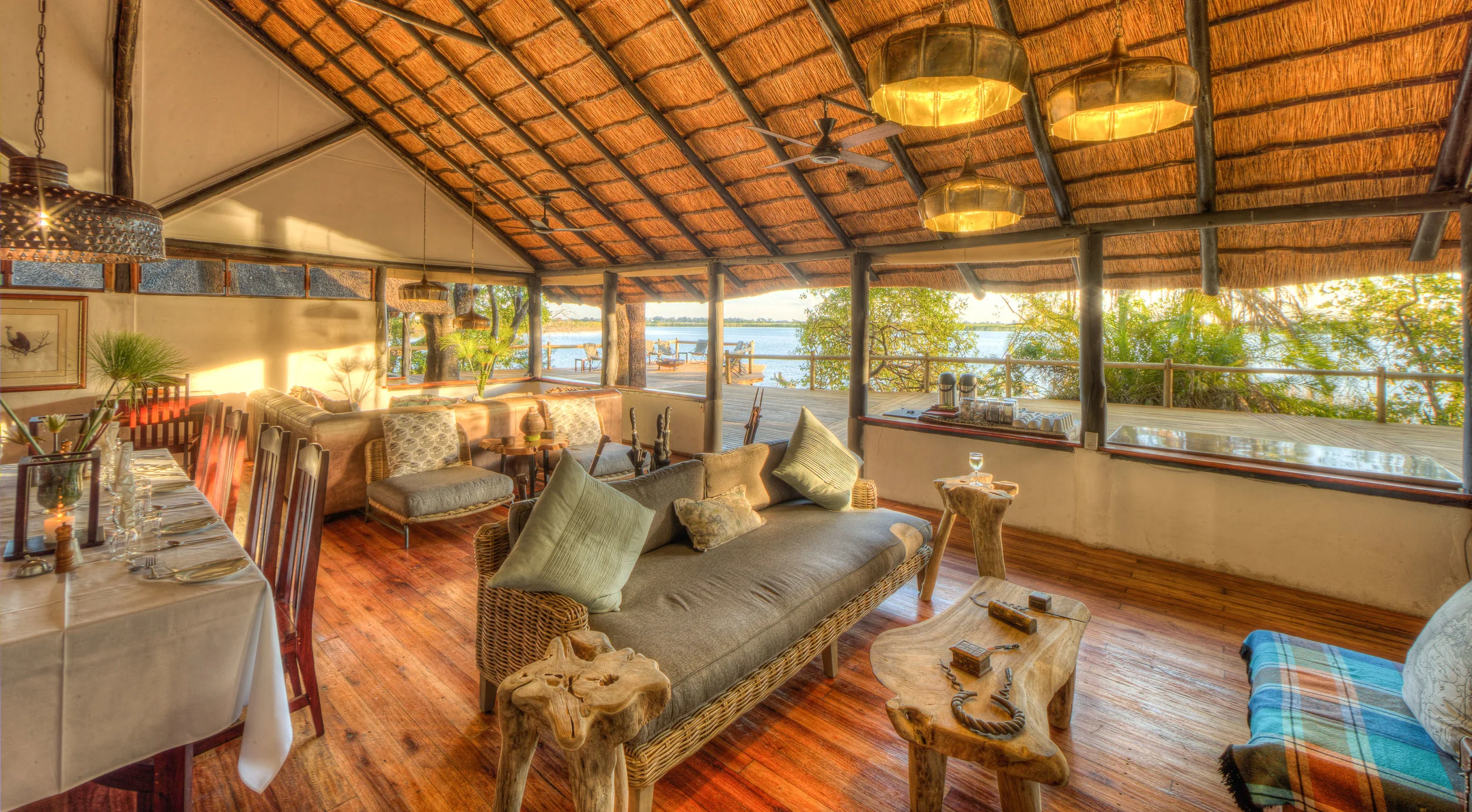 xugana-island-lodge-lounge.jpg