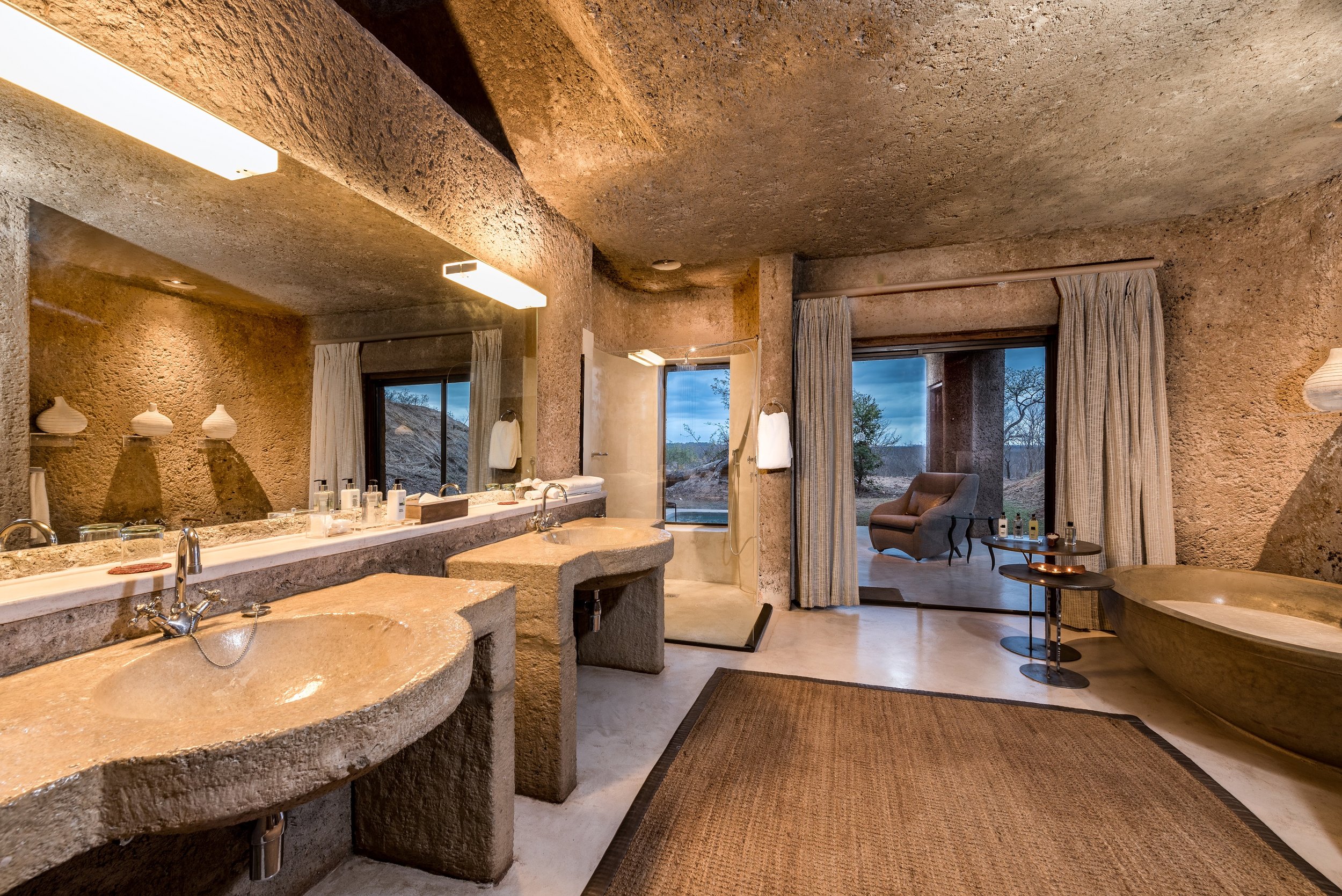earth_lodge_luxury_suite_bathroom.jpg