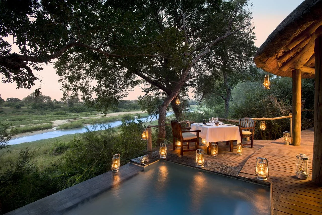 dulini_river_lodge_suite_private_dining.jpg