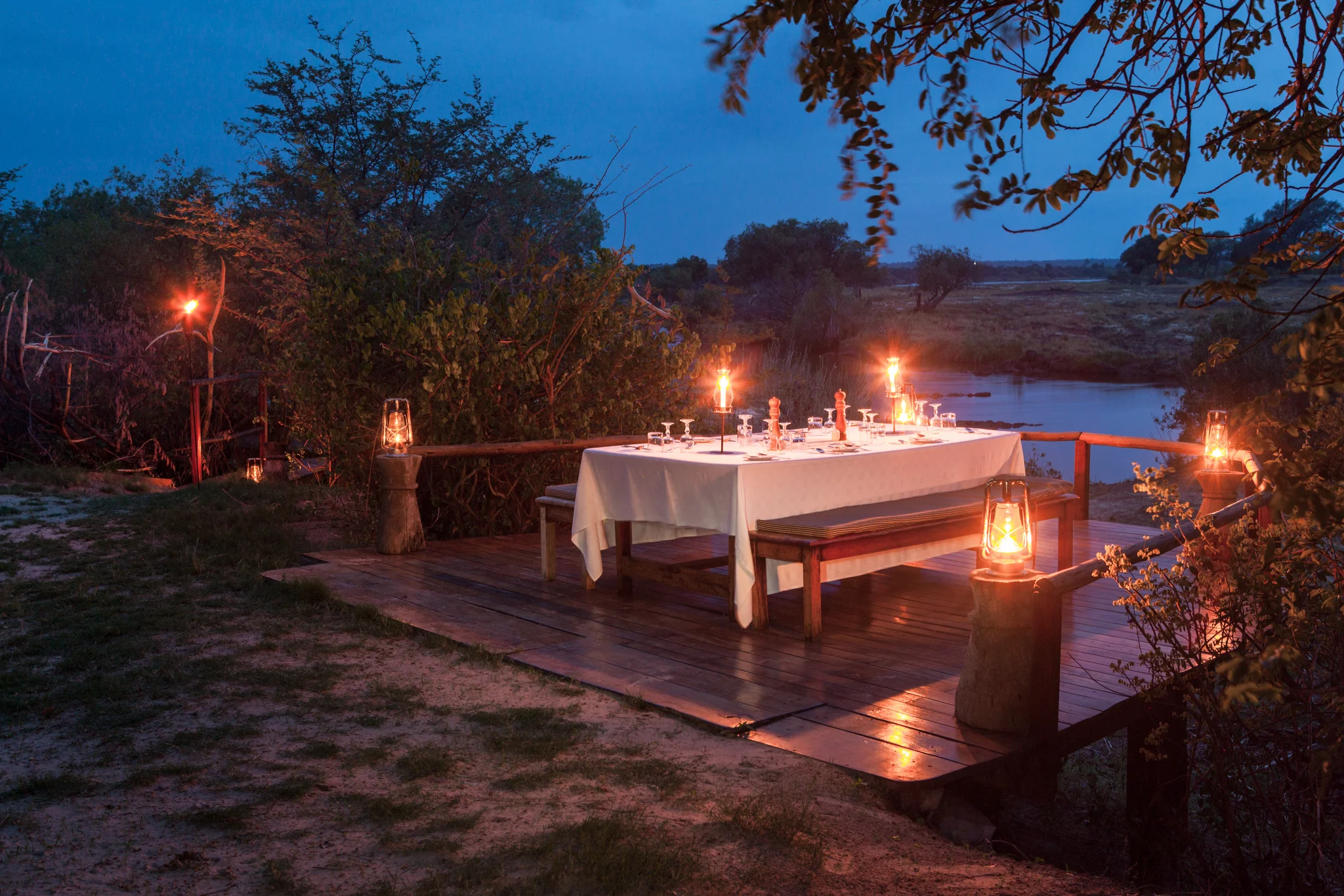 sindabezi_outside_dining.jpg