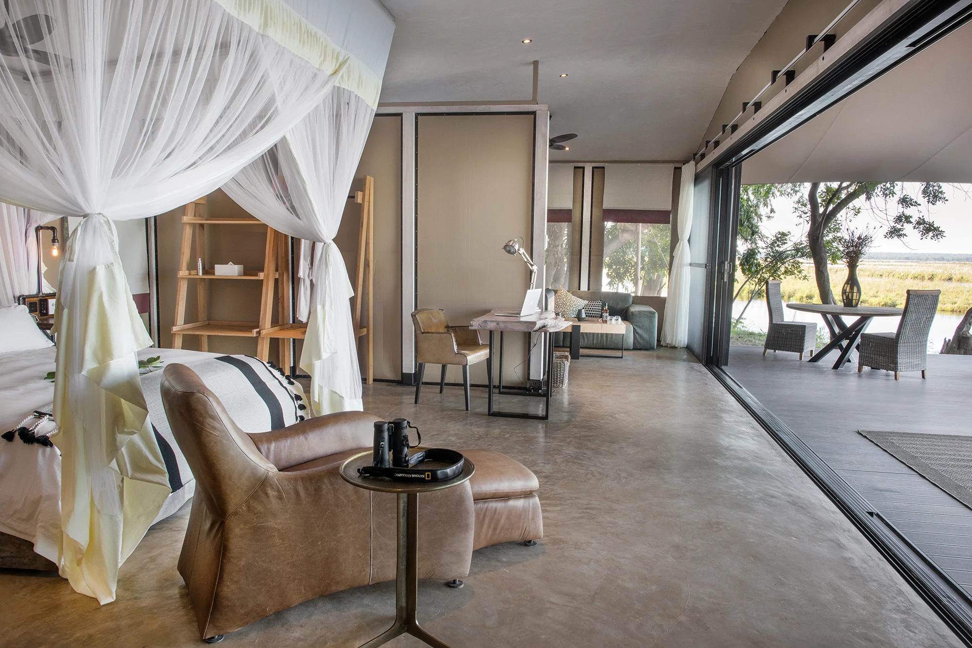 luxury_suite-_2.jpg