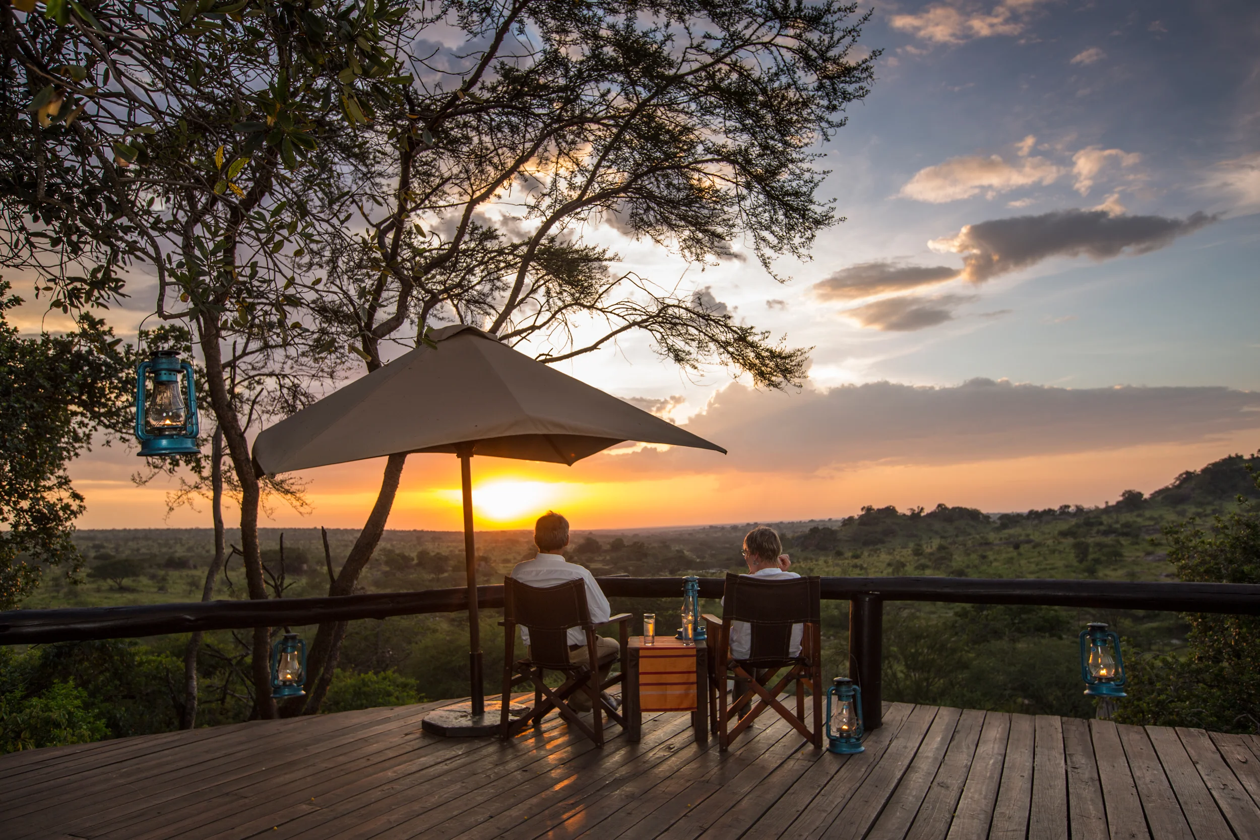 serengetimigrationcamp_-_sunset_viewing_platform_c_silverless.jpg
