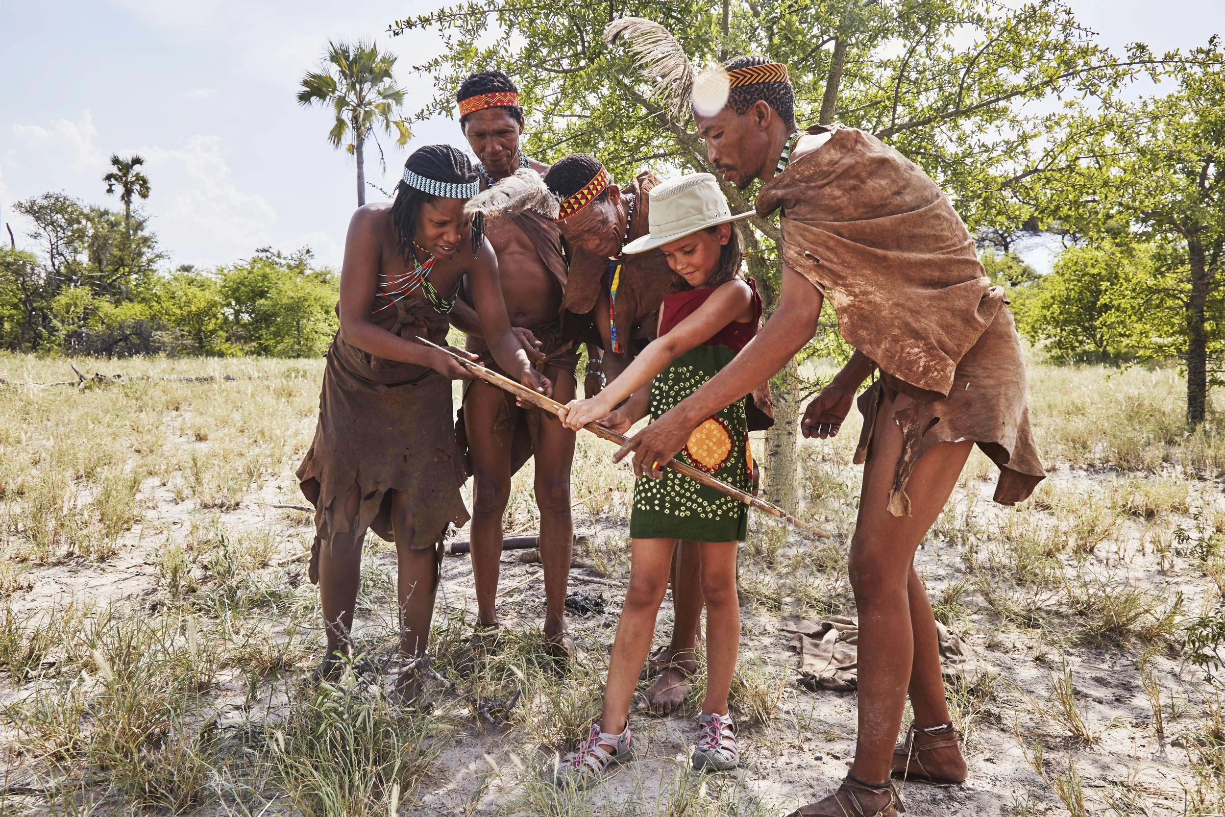 bushmen_walk_with_kids_2.jpg