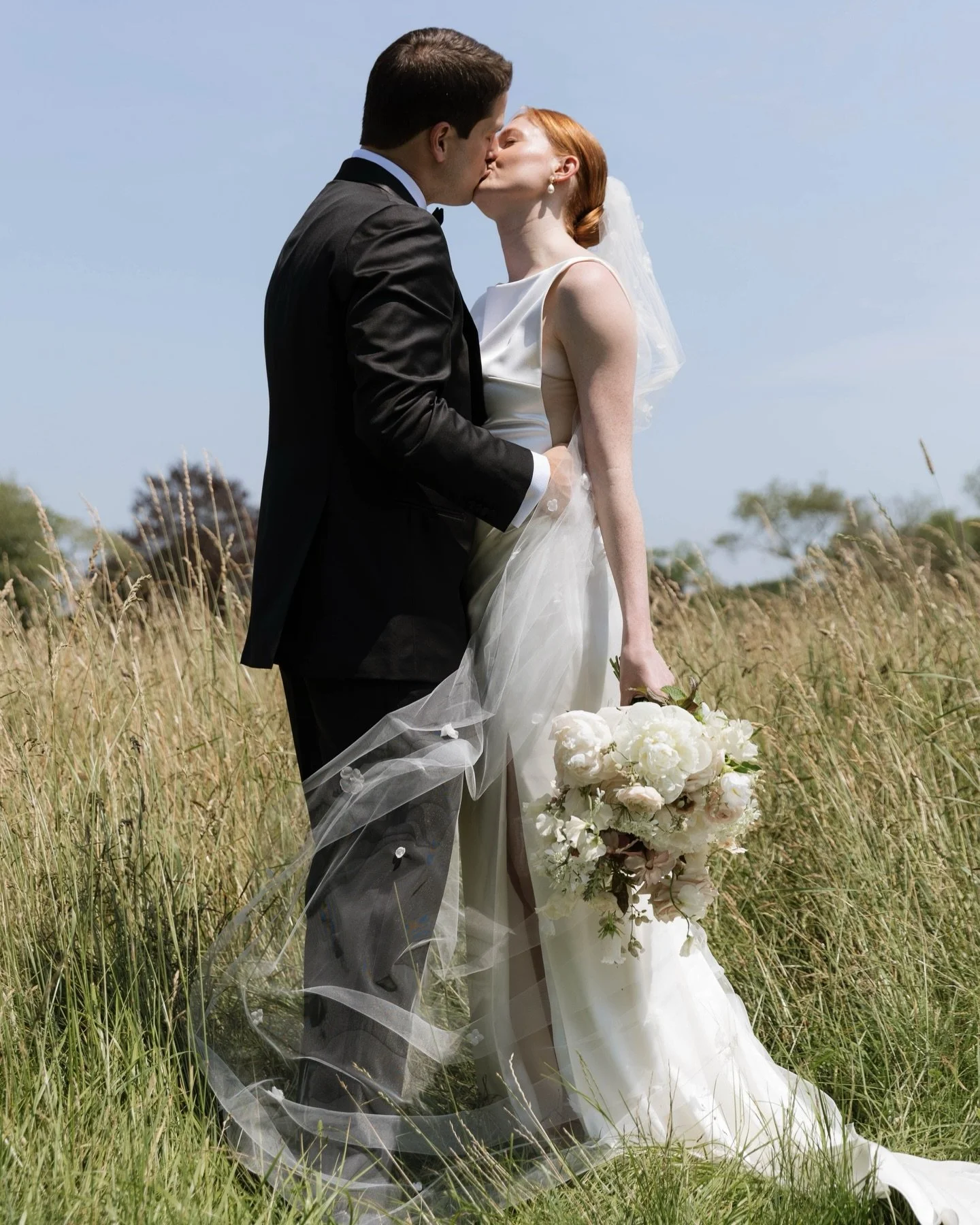 So thankful to have witnessed C+J&rsquo;s day alongside @carolinegiulianophoto !!

I think I&rsquo;ll always make time for second shooting during wedding season &mdash; it&rsquo;s so refreshing to take a step back and find new perspectives. 😌