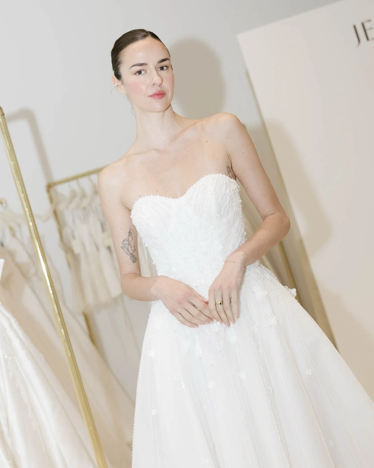 Jessica Couture SS27 🤍

@jessicacouture.akl x @misschloebridalofficial x @atelier.wu 

#nybfw