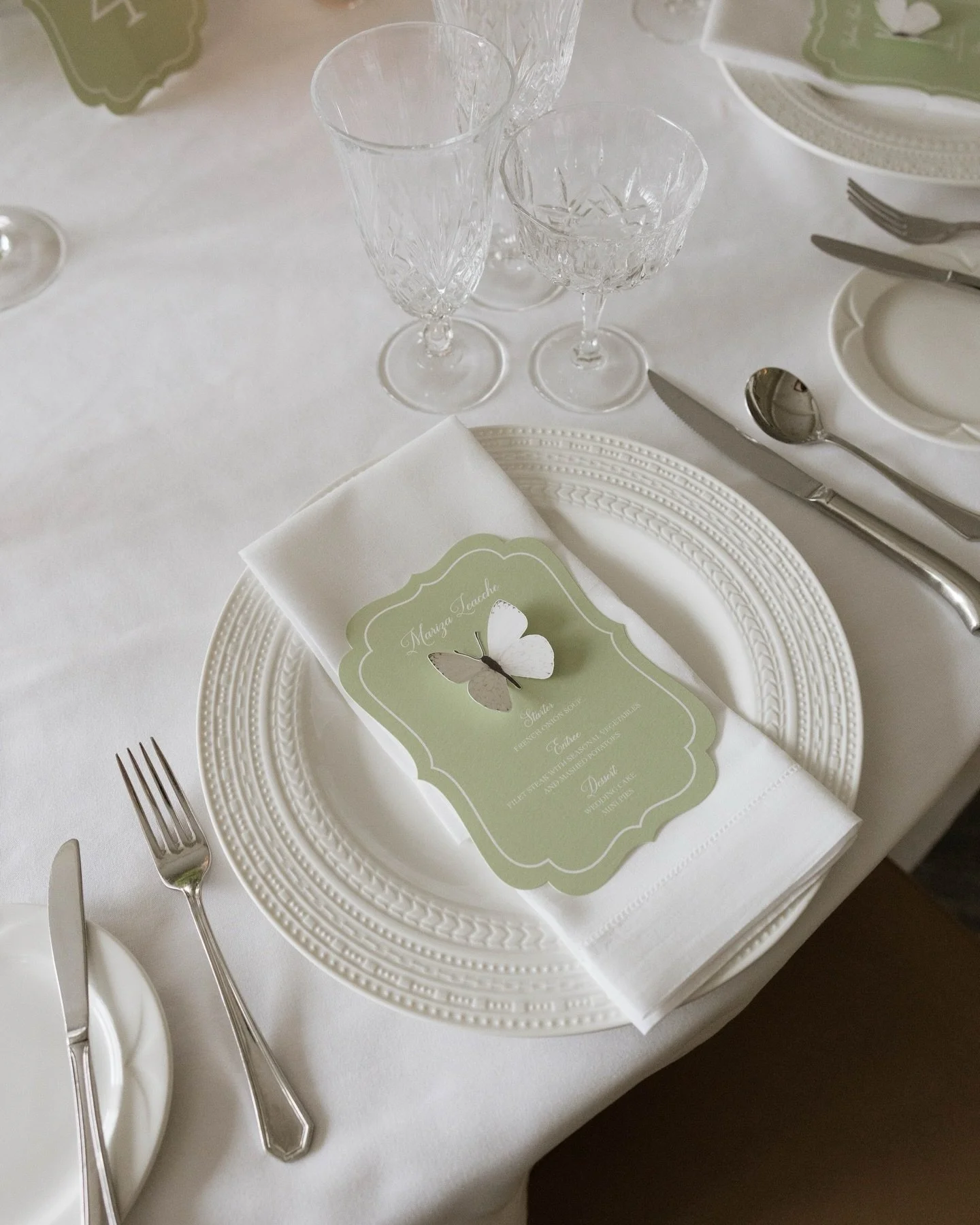 Reminiscing on all the heartfelt moments and charming details from this day, second shot for the wonderful @juliawileyphoto and @megankayphotography 🤍