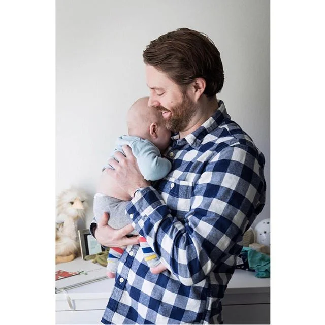 When dad&rsquo;s neck is the best place to be. #fatherandson #oonastudiophotography