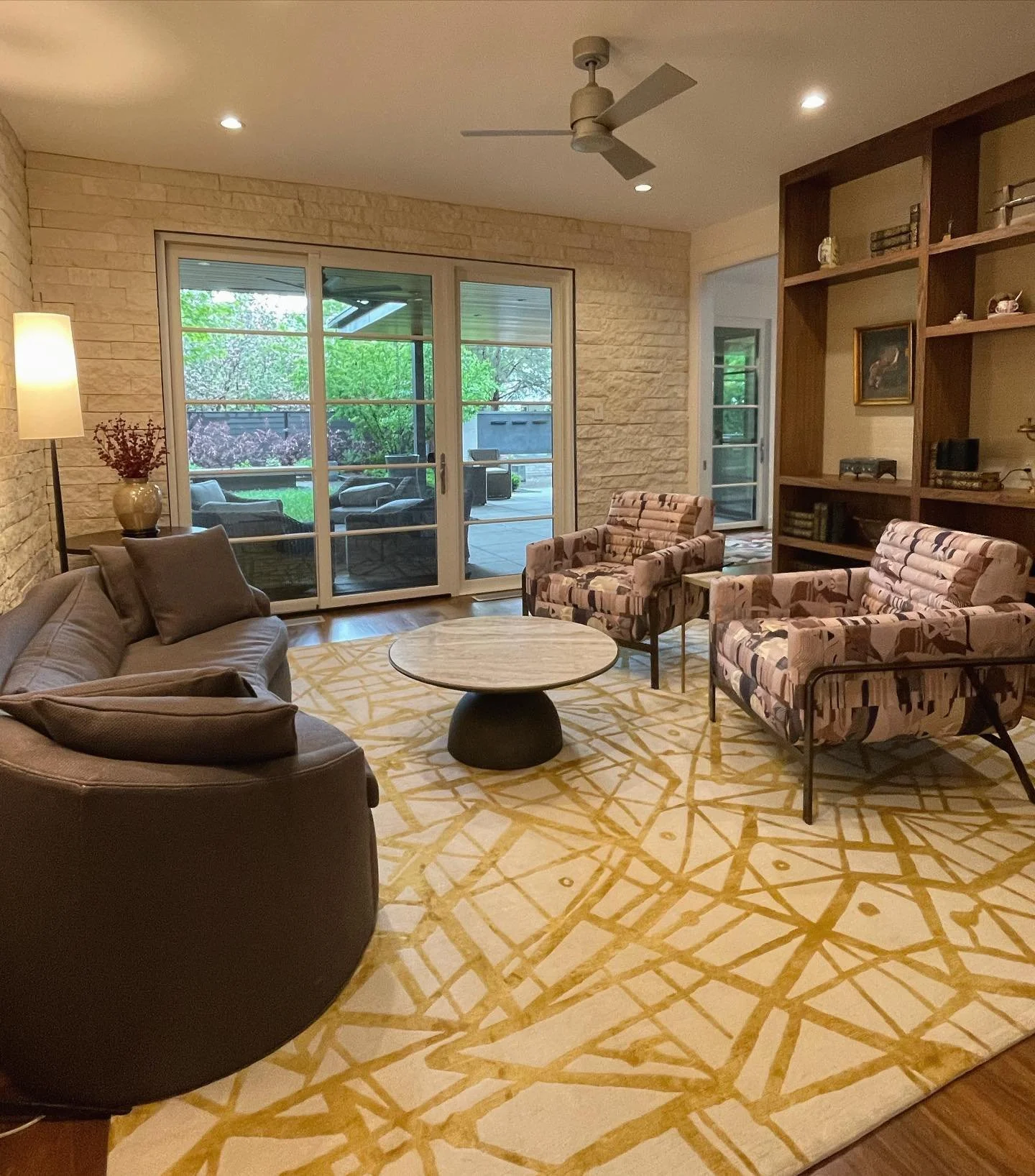 Talk about a vibe change 🥹
We are sooo enamored with this glow up! Swipe for before

#denverdesigners #denverinteriordesign #custommade #glowup #luxurycustomfurniture #luxuryhomes #warminteriors #warminteriordesign #denvermodern