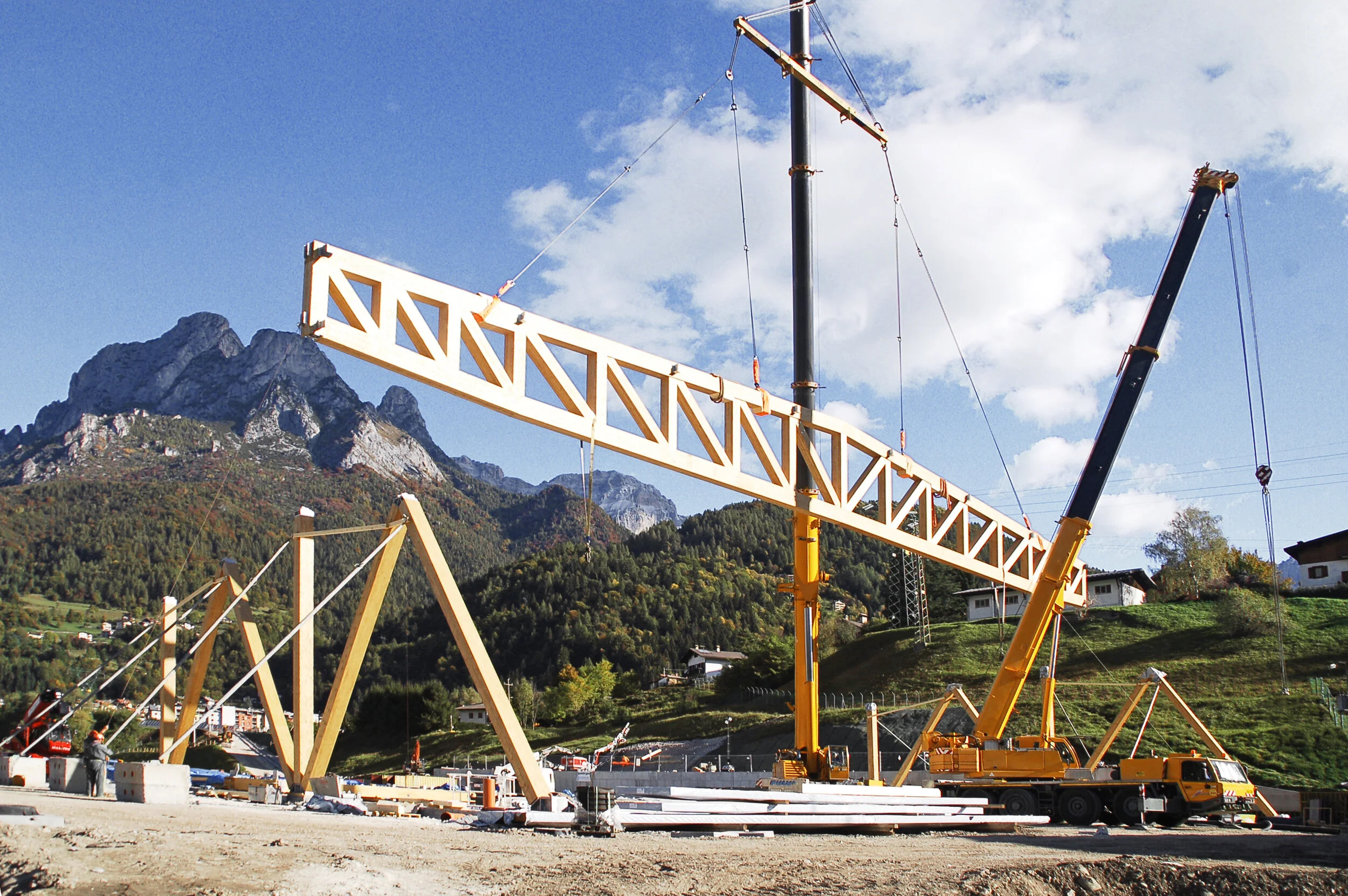 Palaluxottica, posa della prima trave