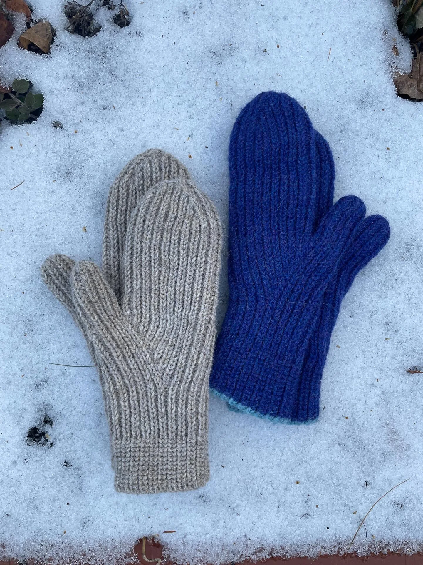 Winter warmth coming off the needles. Two pairs so far (and counting) of gifted #OLEmittens by @paulastrickt in stash ultra alpaca.