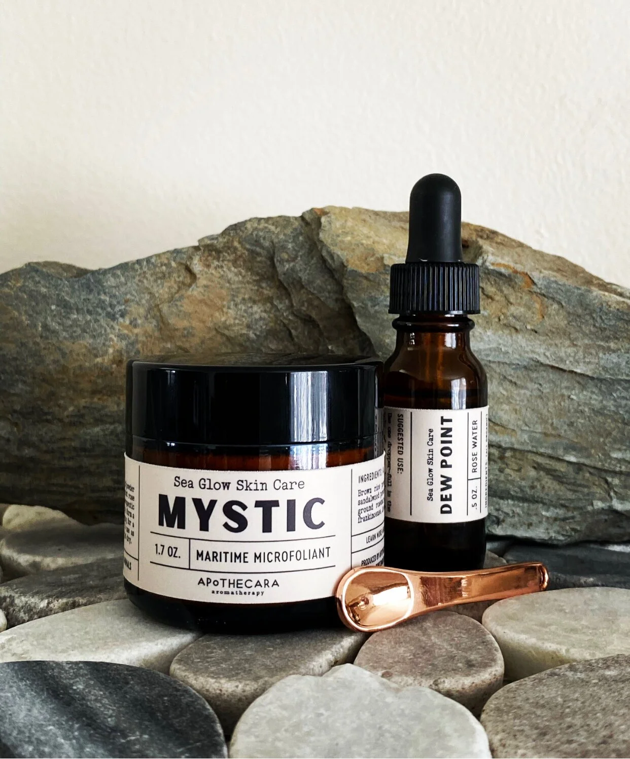 MYSTIC maritime microfoliant with DEW POINT rosewater