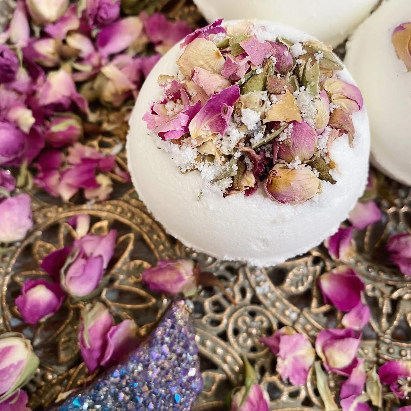 Much gorgeousness from Bliss Botanicals with the Goddess Bath Bomb &amp; Soap and the celestial Moon Magic Bath Bomb &amp; Soap 

Goddess Soap

A soap fit for a Goddess... this deliciously nourishing blend of Olive Oil, Coconut Oil and Shea Butter ma