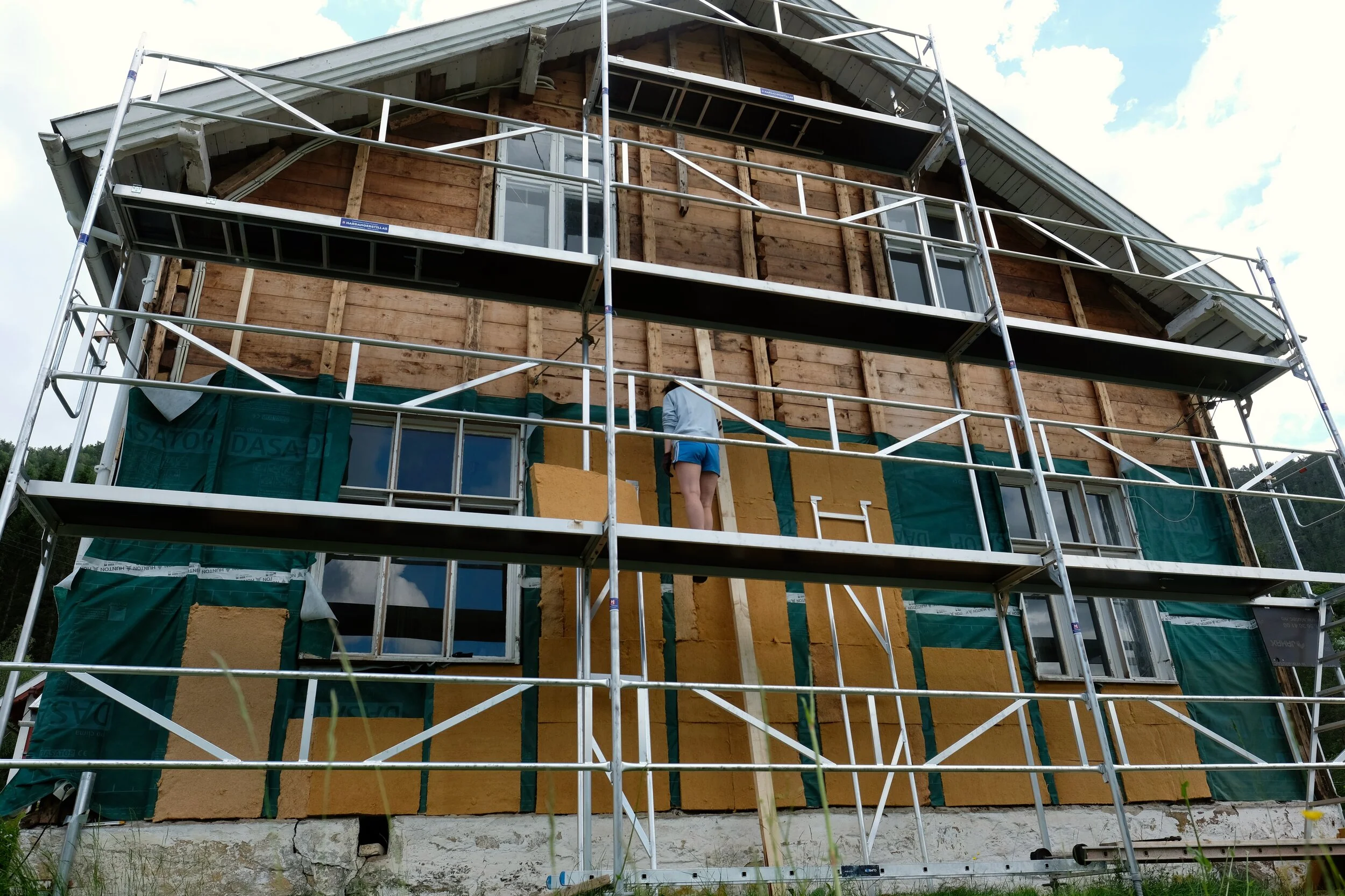 Liten tvilling og stort hus