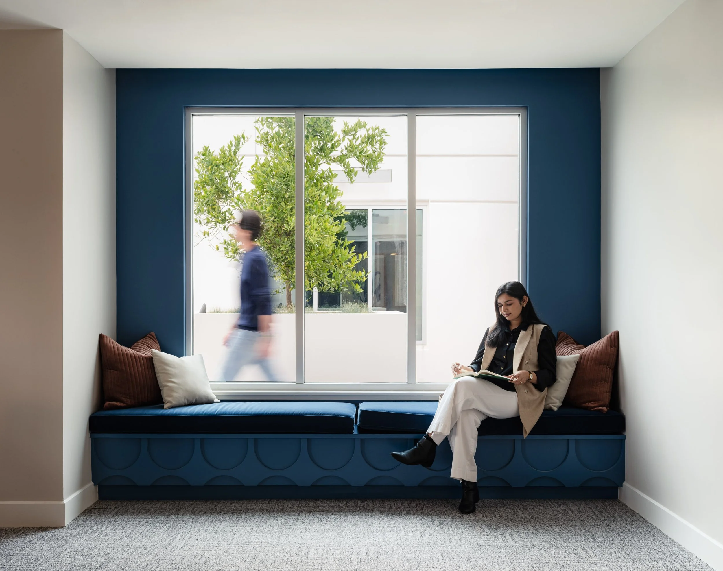 TheLeonard-15-©MikeKelley-Small.jpg