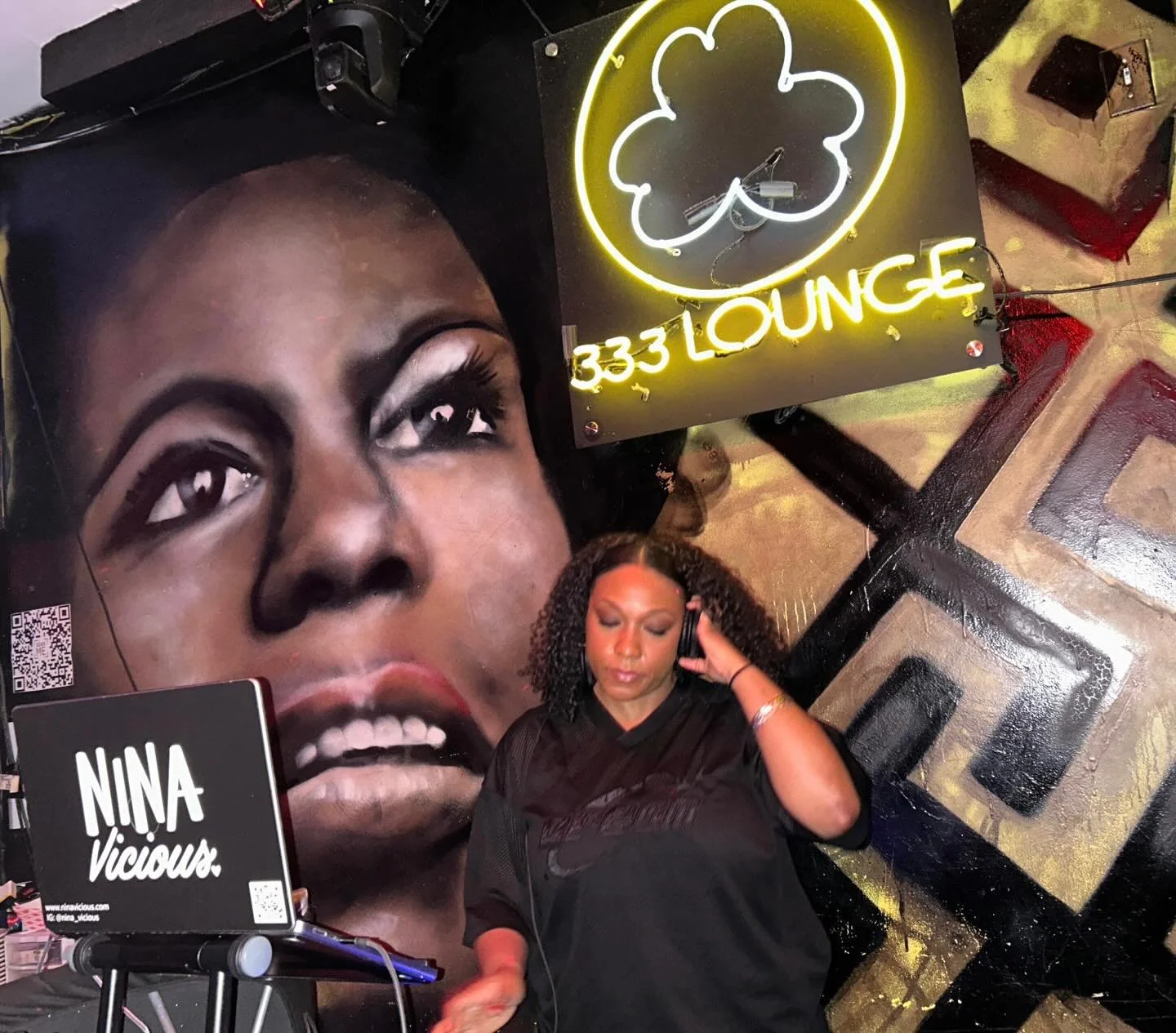 Had a blast opening for @djyungblu &amp; @mappgrafix as @cjspiritlive guest for her party Siren Saturdays at @333.lounge 💫✨

Big love to everyone who rolled through and happy birthday to all my fellow Pisces 🐠💙

Such a vibe. Don&rsquo;t sleep on t