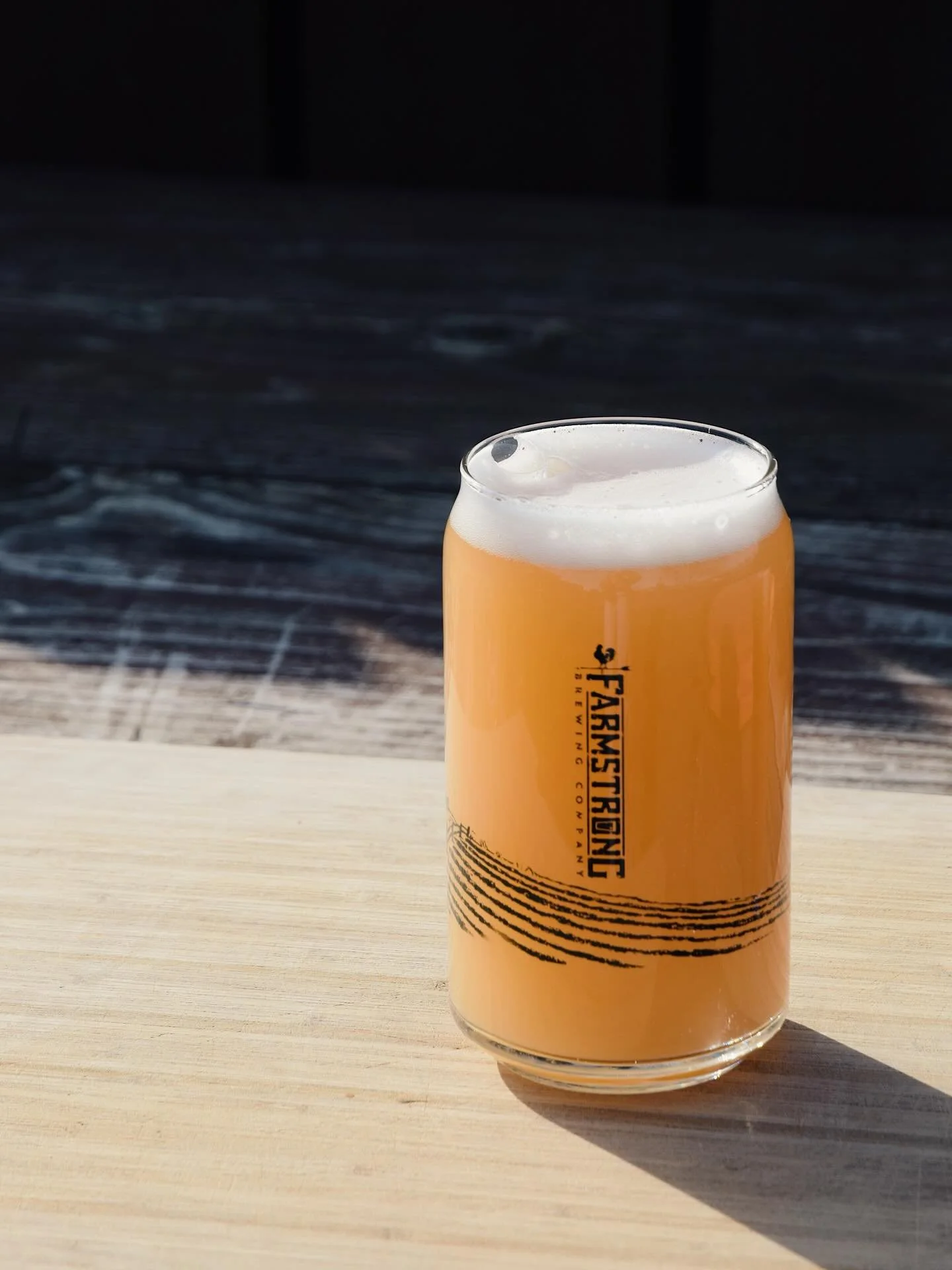 Our Farmstrong Flavor of the week is&hellip; Mango Hazy Pale 🥭

This juicy &amp; flavorful twist on our Pontoon Hazy Pale will have you coming back for another! Come try it while it lasts &mdash; we are open from 12-8 today ✨🍻