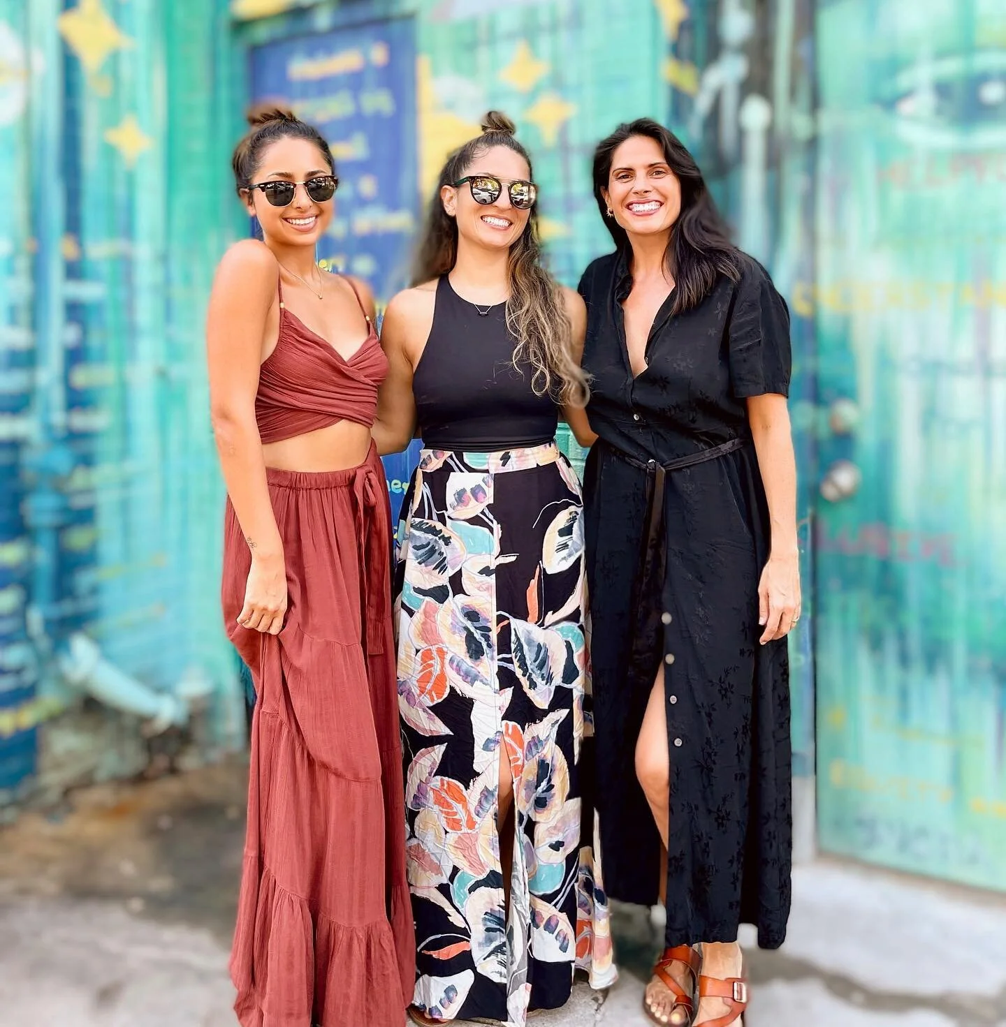 It&rsquo;s the queen @rosieacosta&rsquo;s birthday today! She&rsquo;s 💯% one of the realest ones out there, so please drop her a &hearts;️ or other birthday love in the comments!⁣
⁣
🙌🏽 These two have been my dearest sisters for many years and toda